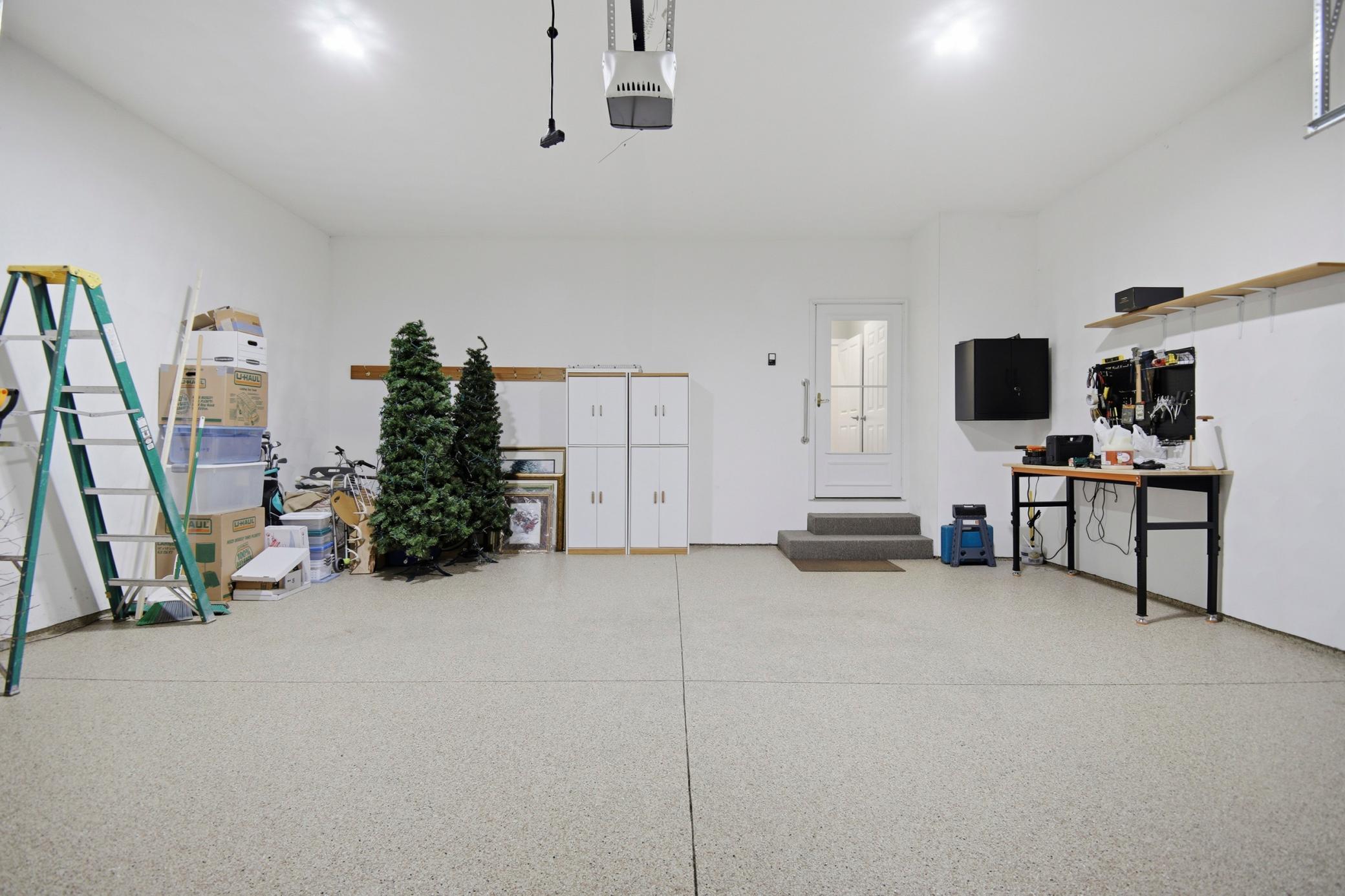 2877 Meadowview Lane NE