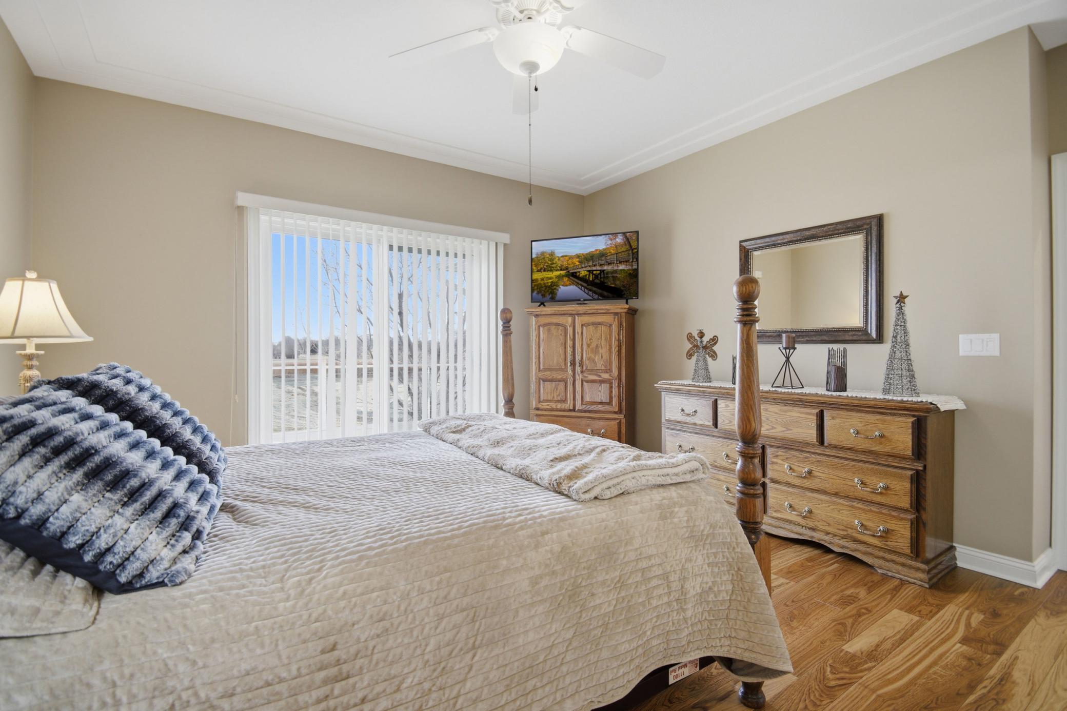 2877 Meadowview Lane NE