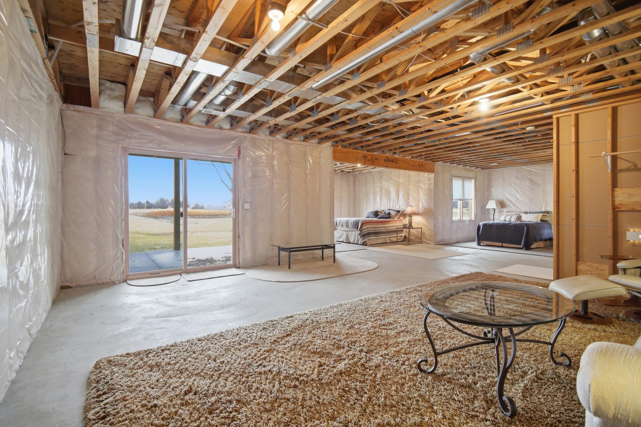 2877 Meadowview Lane NE