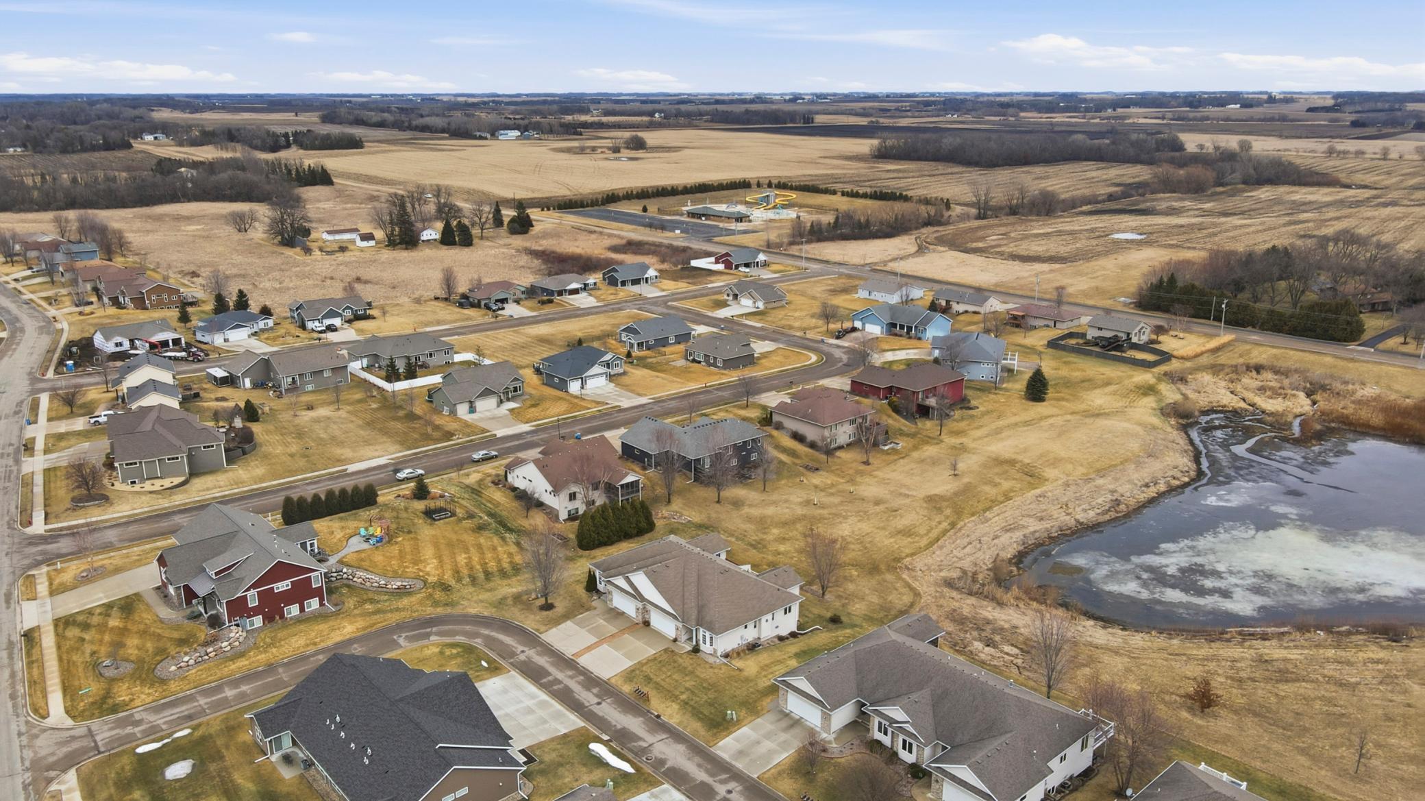 2877 Meadowview Lane NE