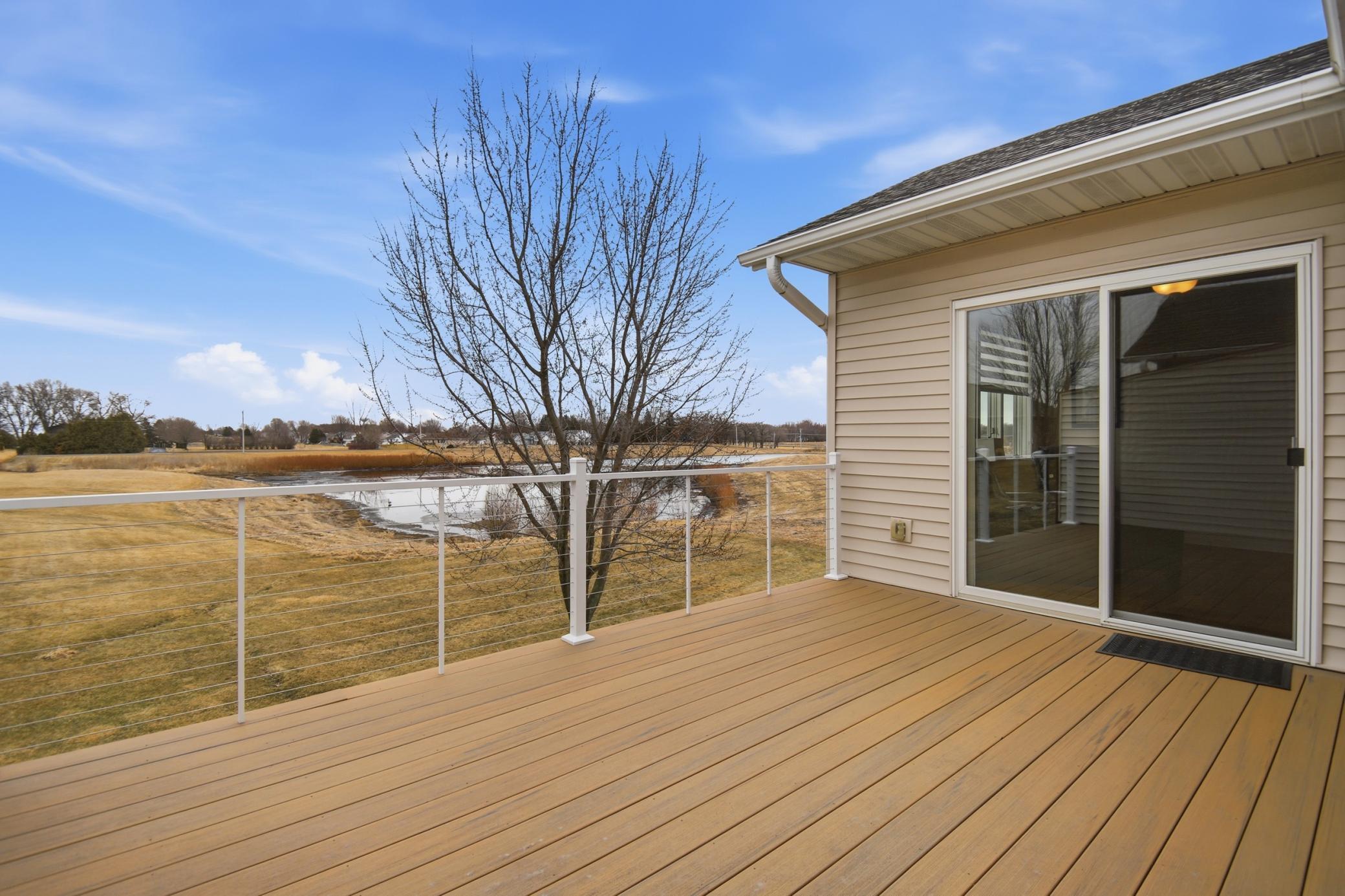 2877 Meadowview Lane NE