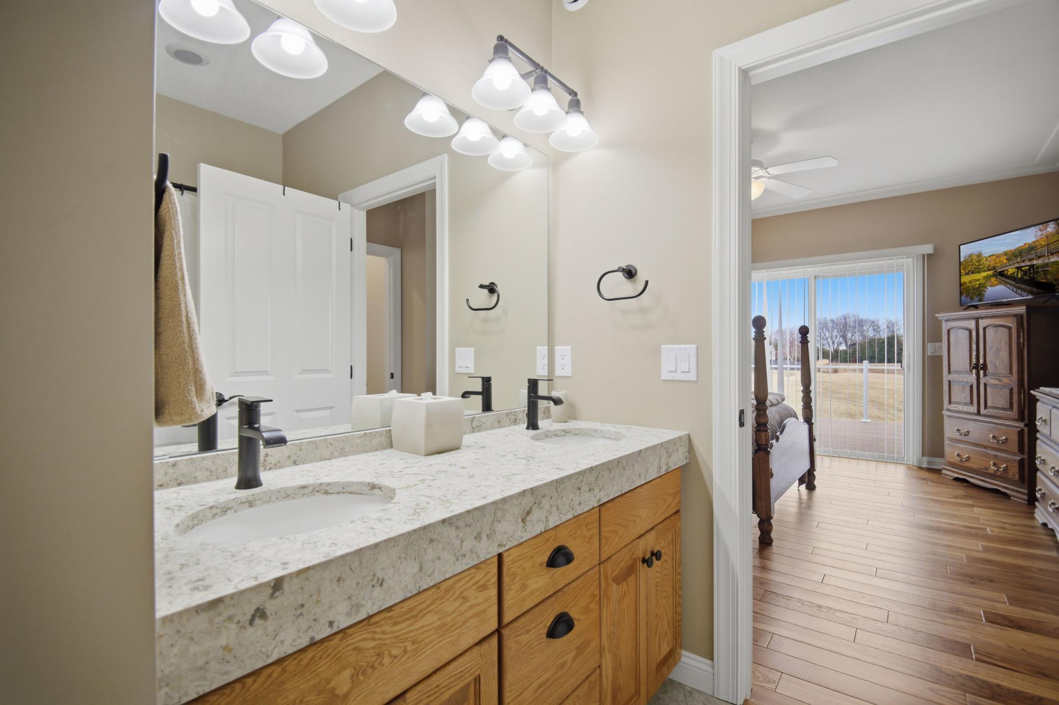 2877 Meadowview Lane NE