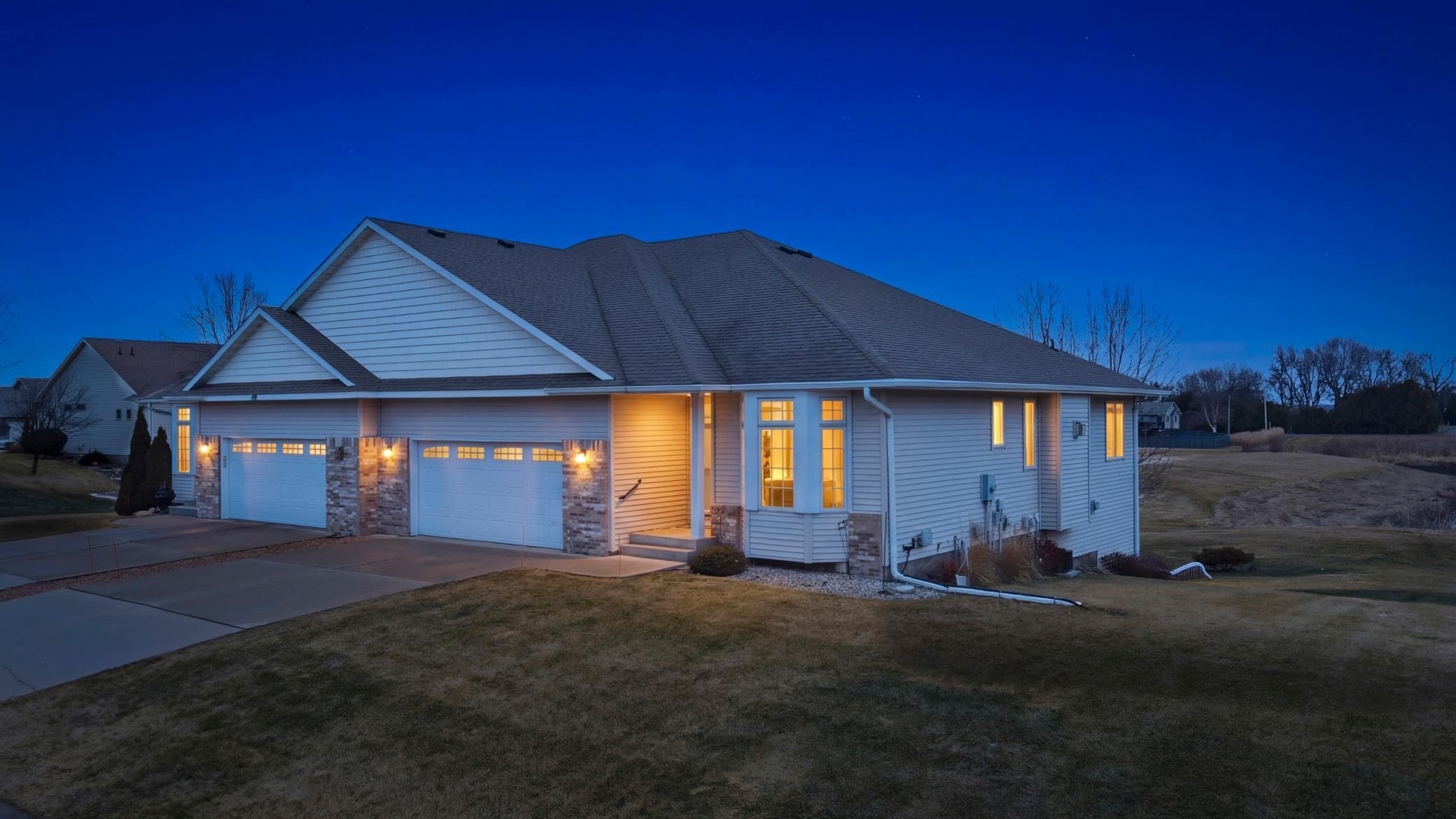 2877 Meadowview Lane NE