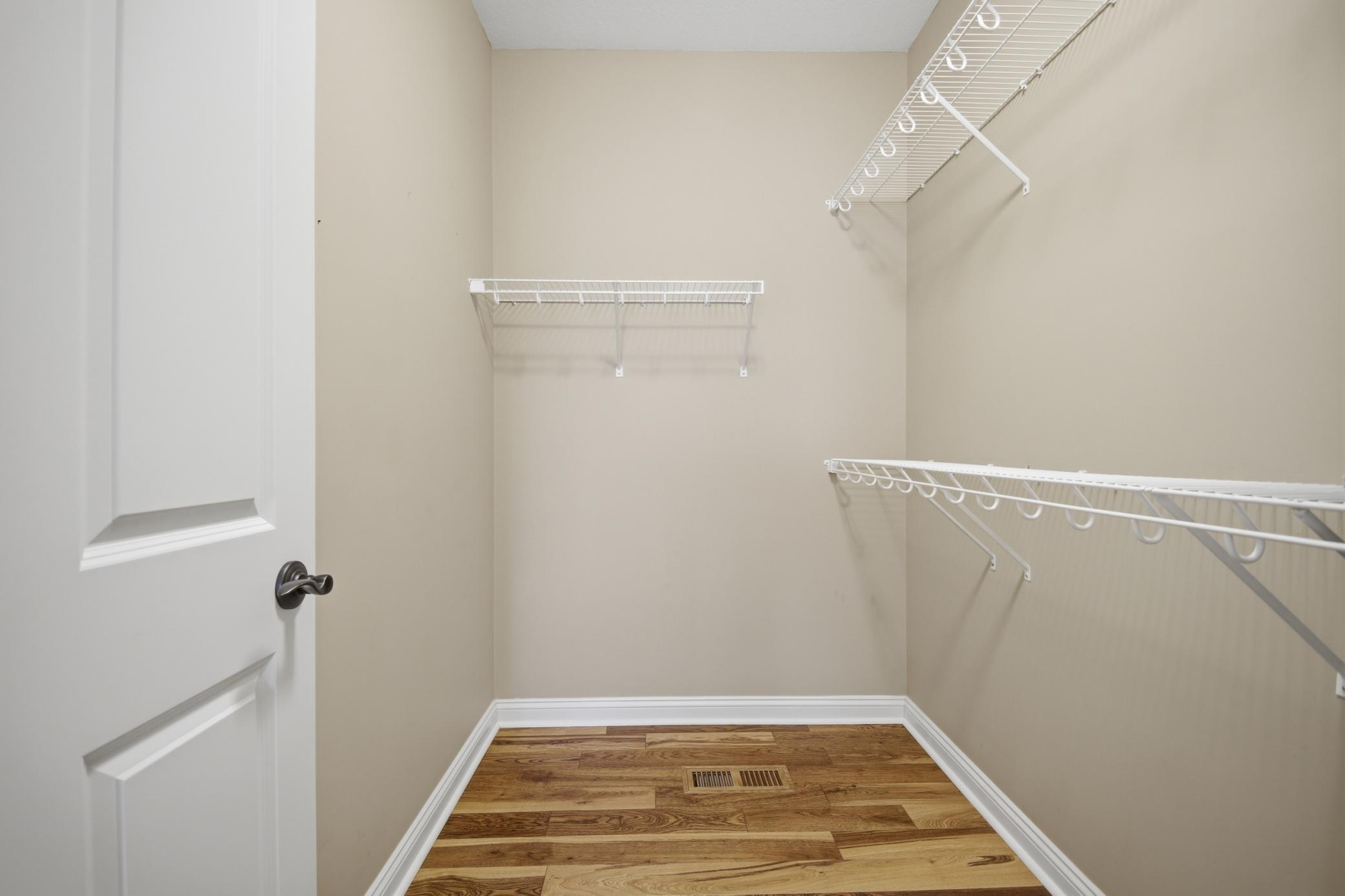 2877 Meadowview Lane NE