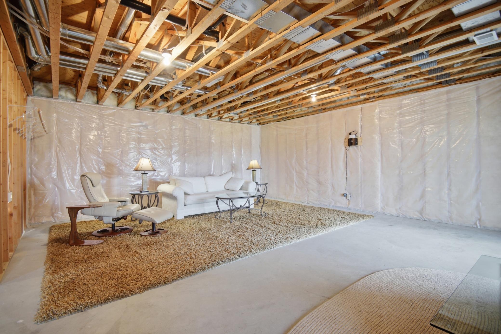 2877 Meadowview Lane NE