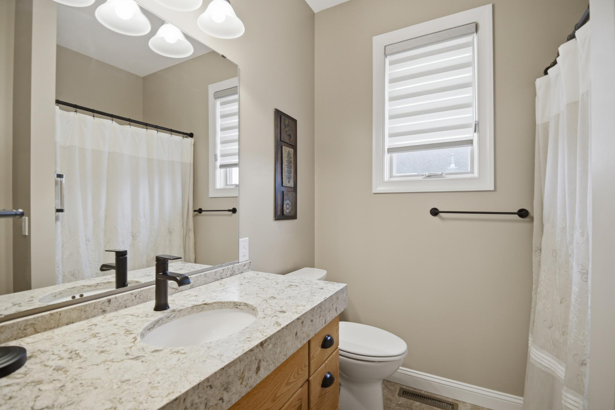 2877 Meadowview Lane NE