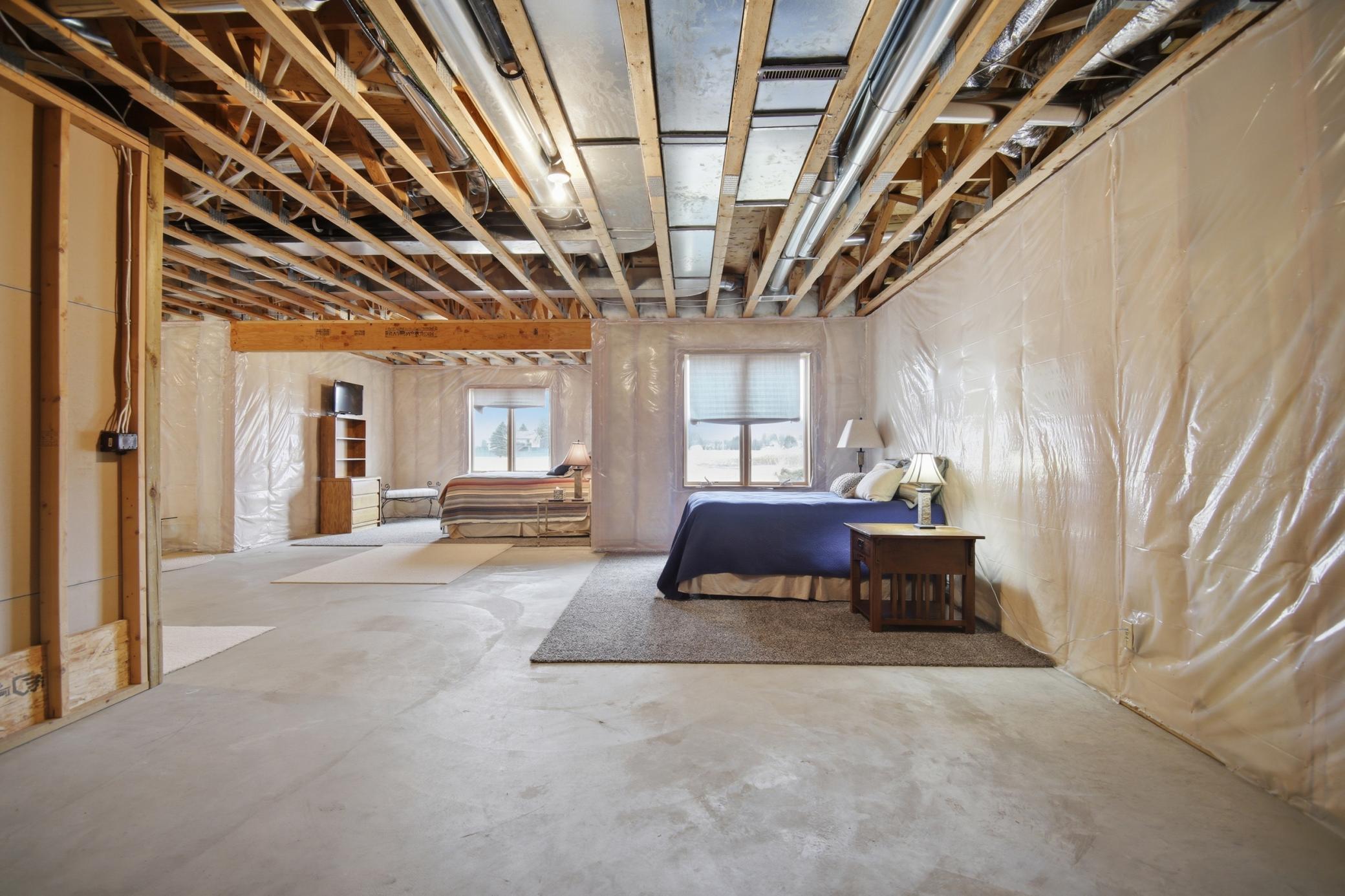 2877 Meadowview Lane NE