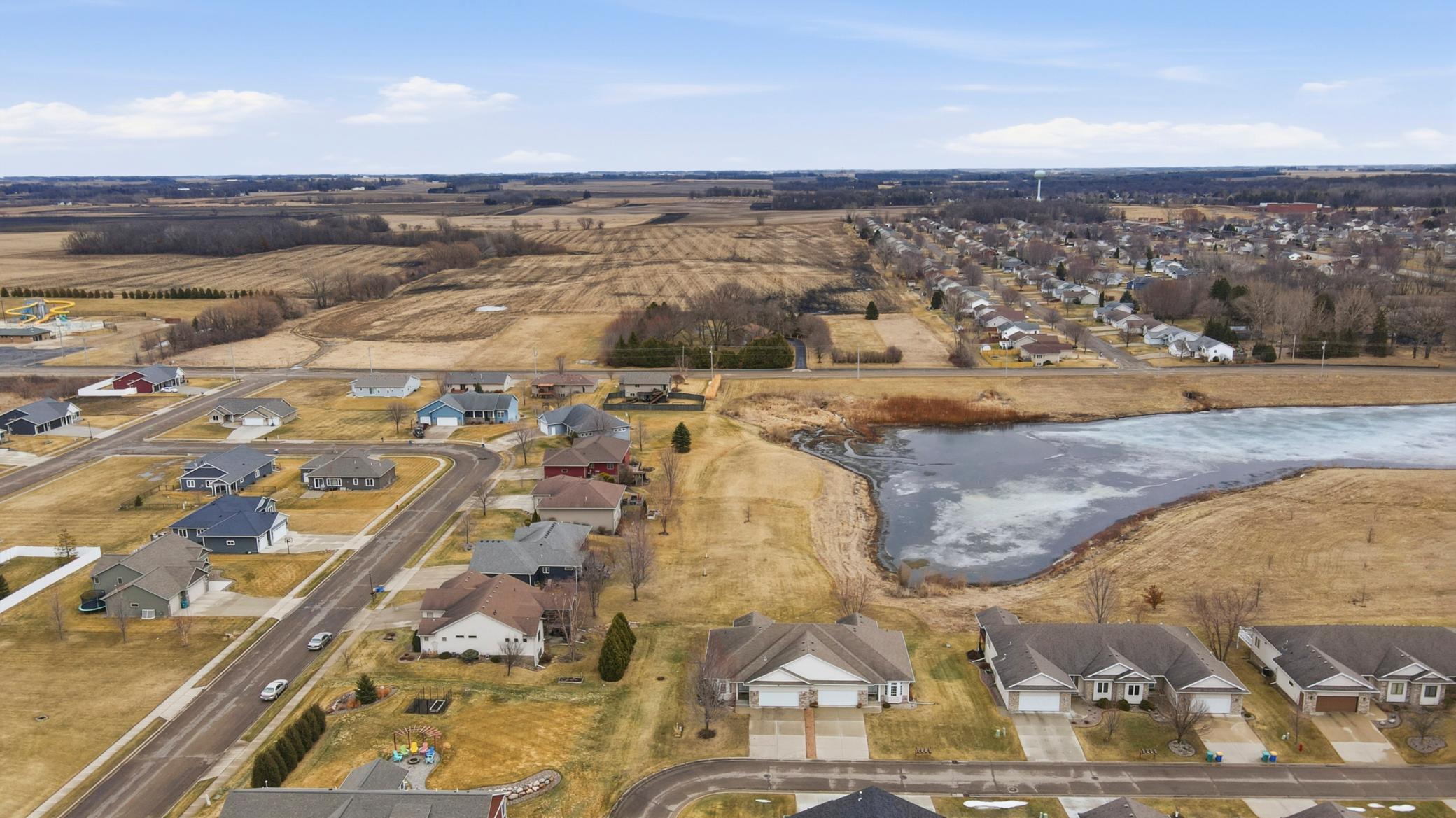 2877 Meadowview Lane NE