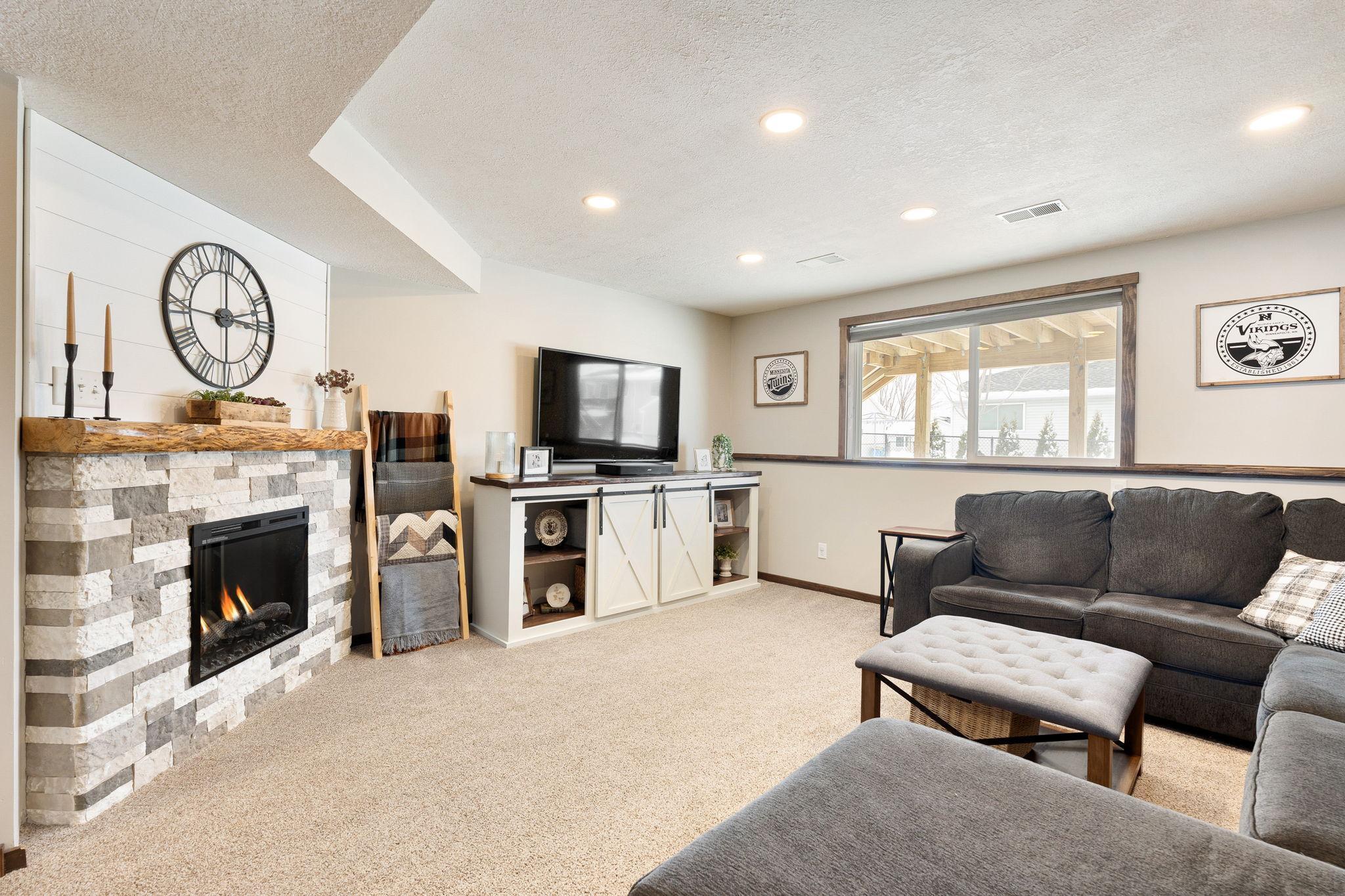 880 Myers Drive NE