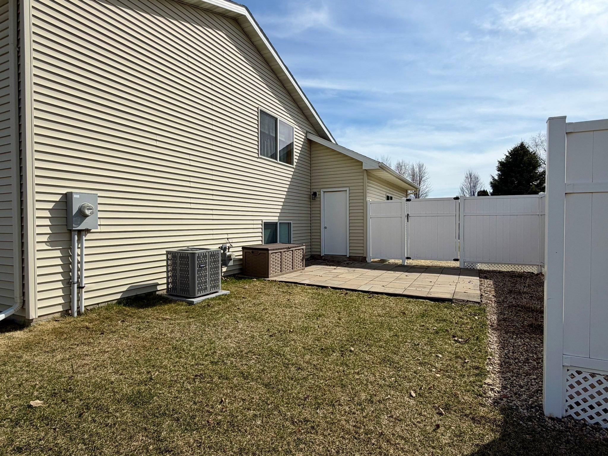 880 Myers Drive NE