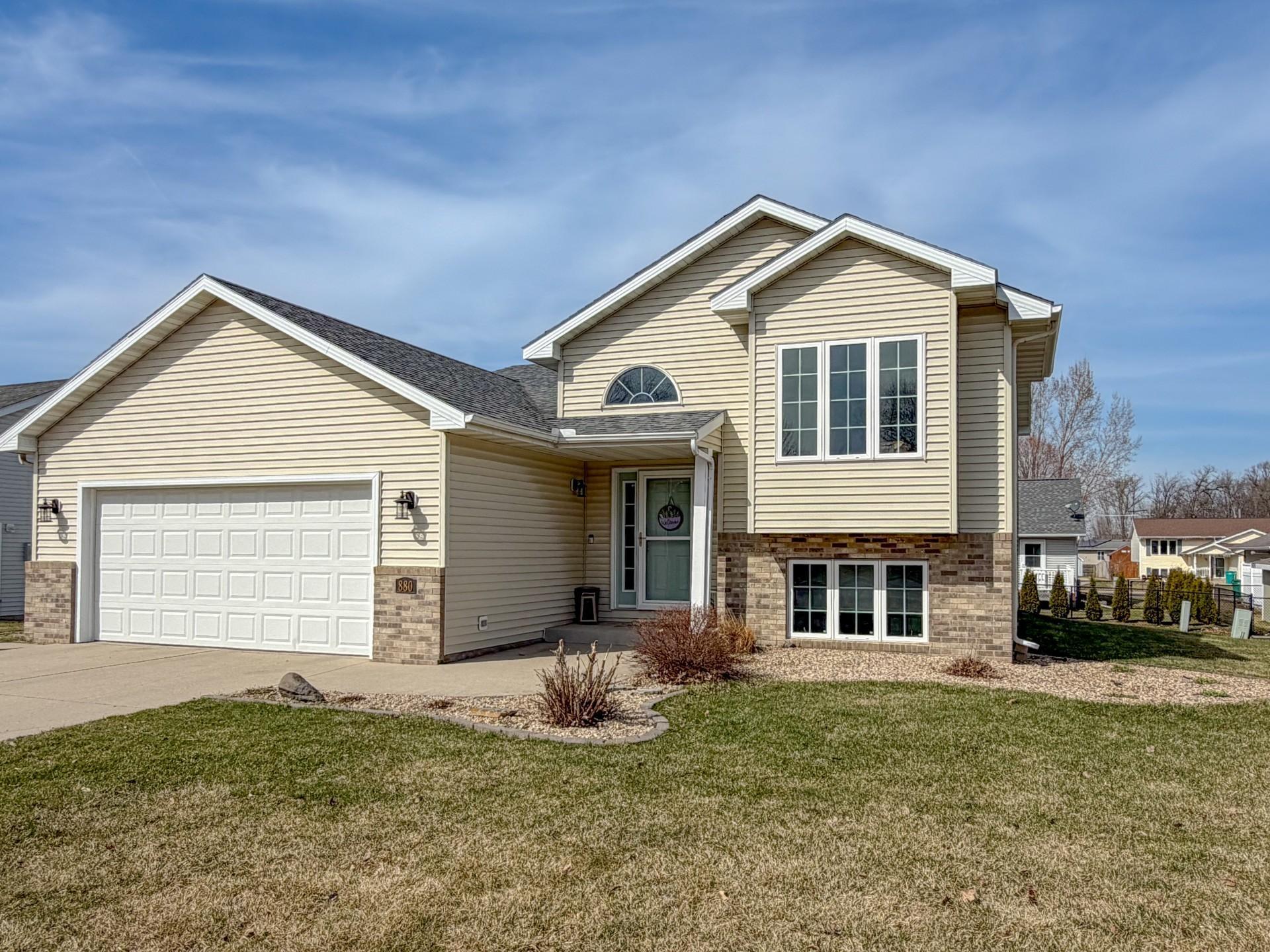 880 Myers Drive NE