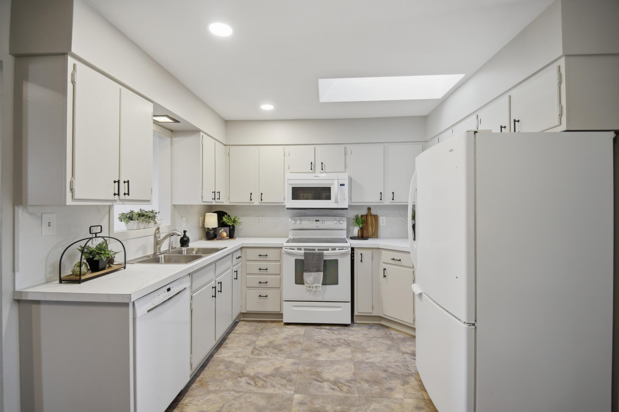 670 Lynwood Street SW