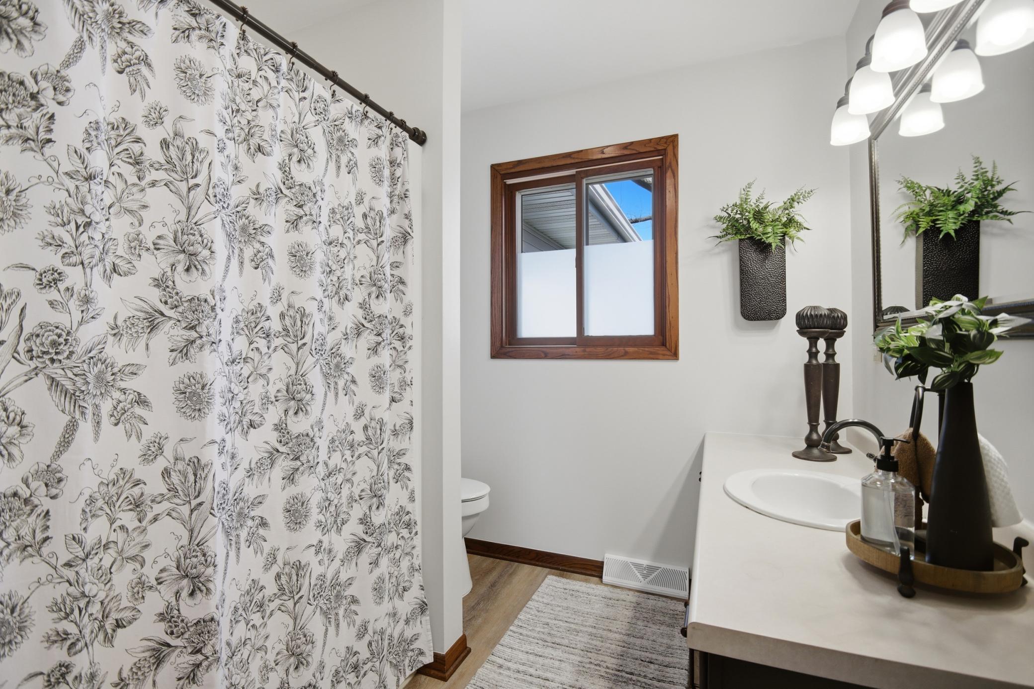 670 Lynwood Street SW