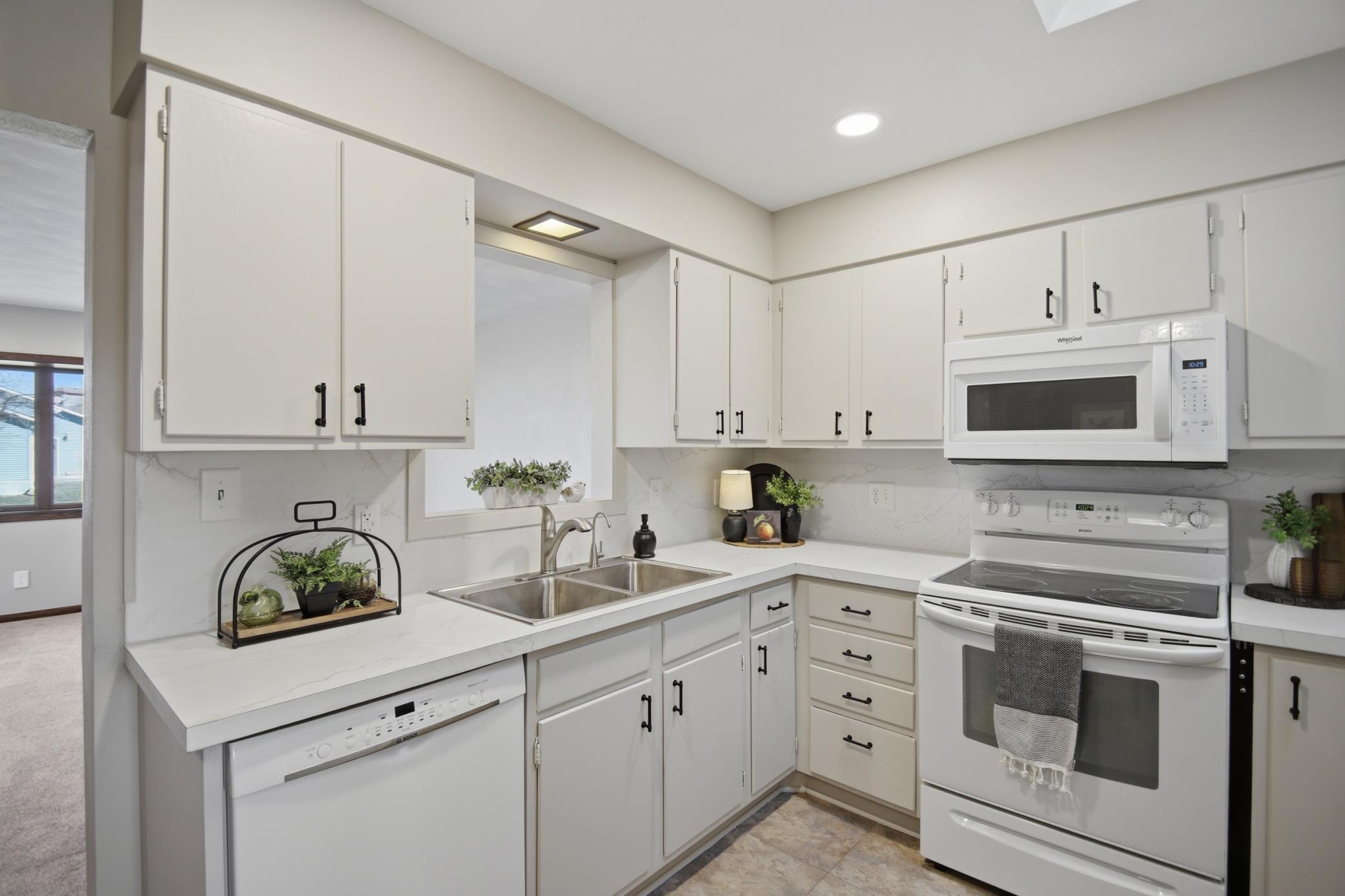 670 Lynwood Street SW