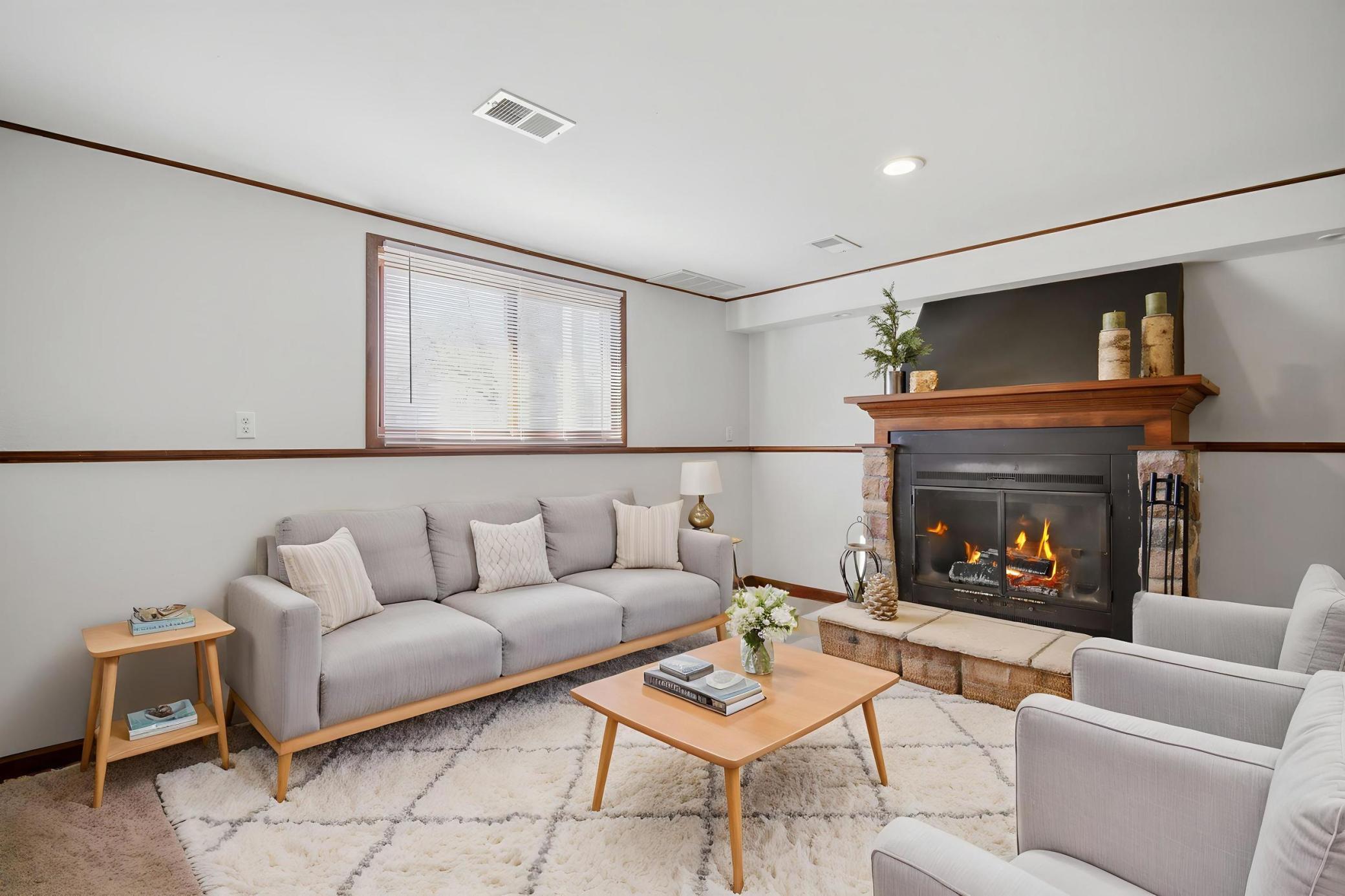 670 Lynwood Street SW