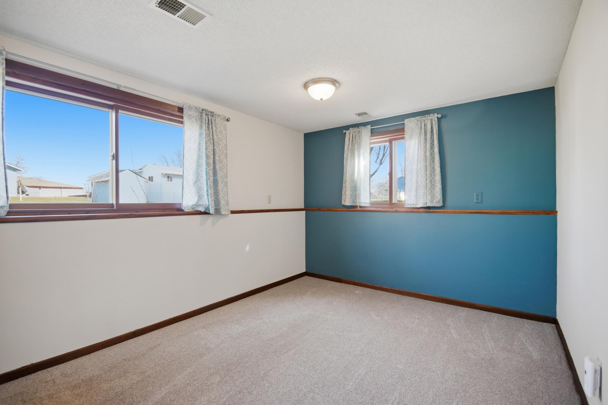 670 Lynwood Street SW