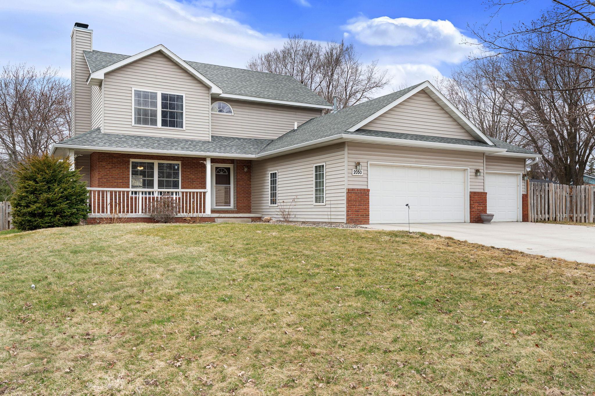 2050 Willow Ridge Place NE