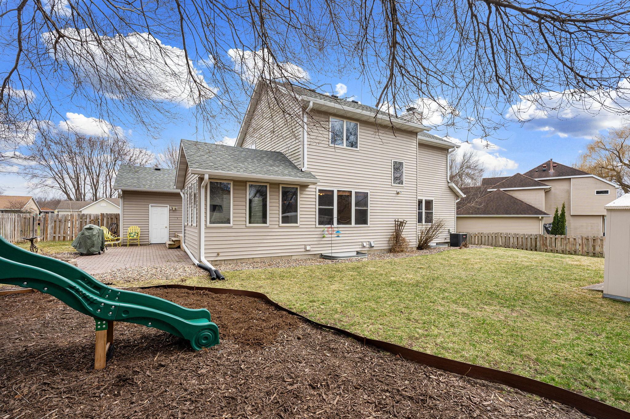 2050 Willow Ridge Place NE