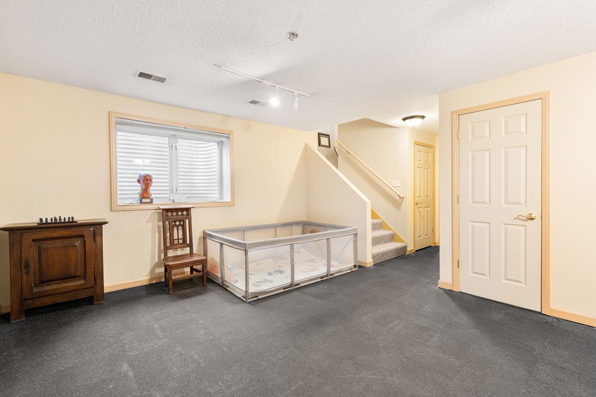 2050 Willow Ridge Place NE