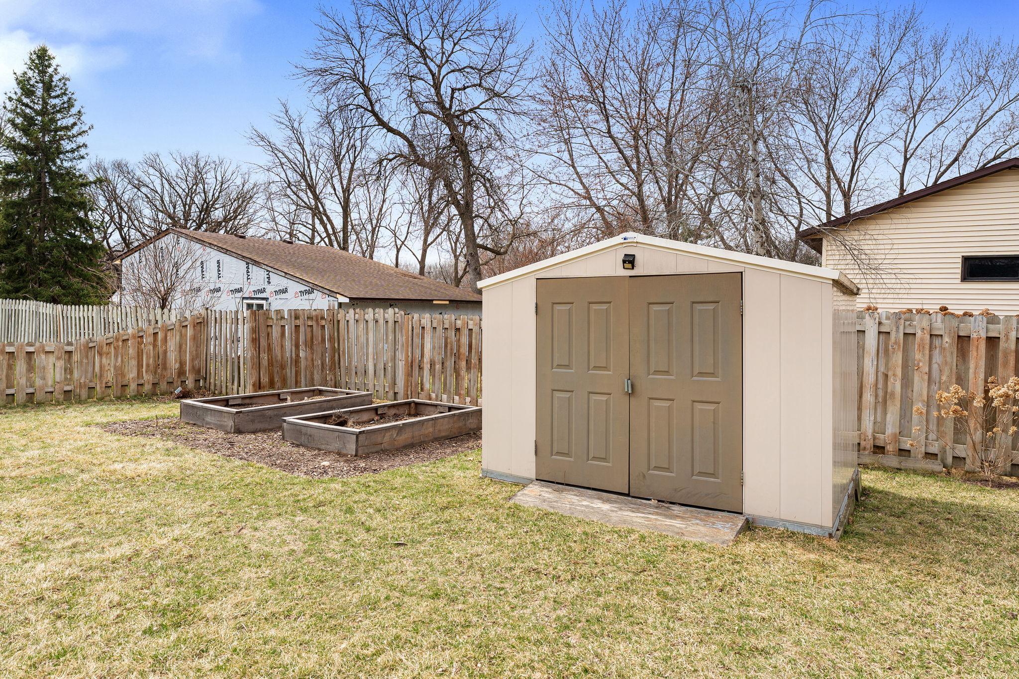 2050 Willow Ridge Place NE