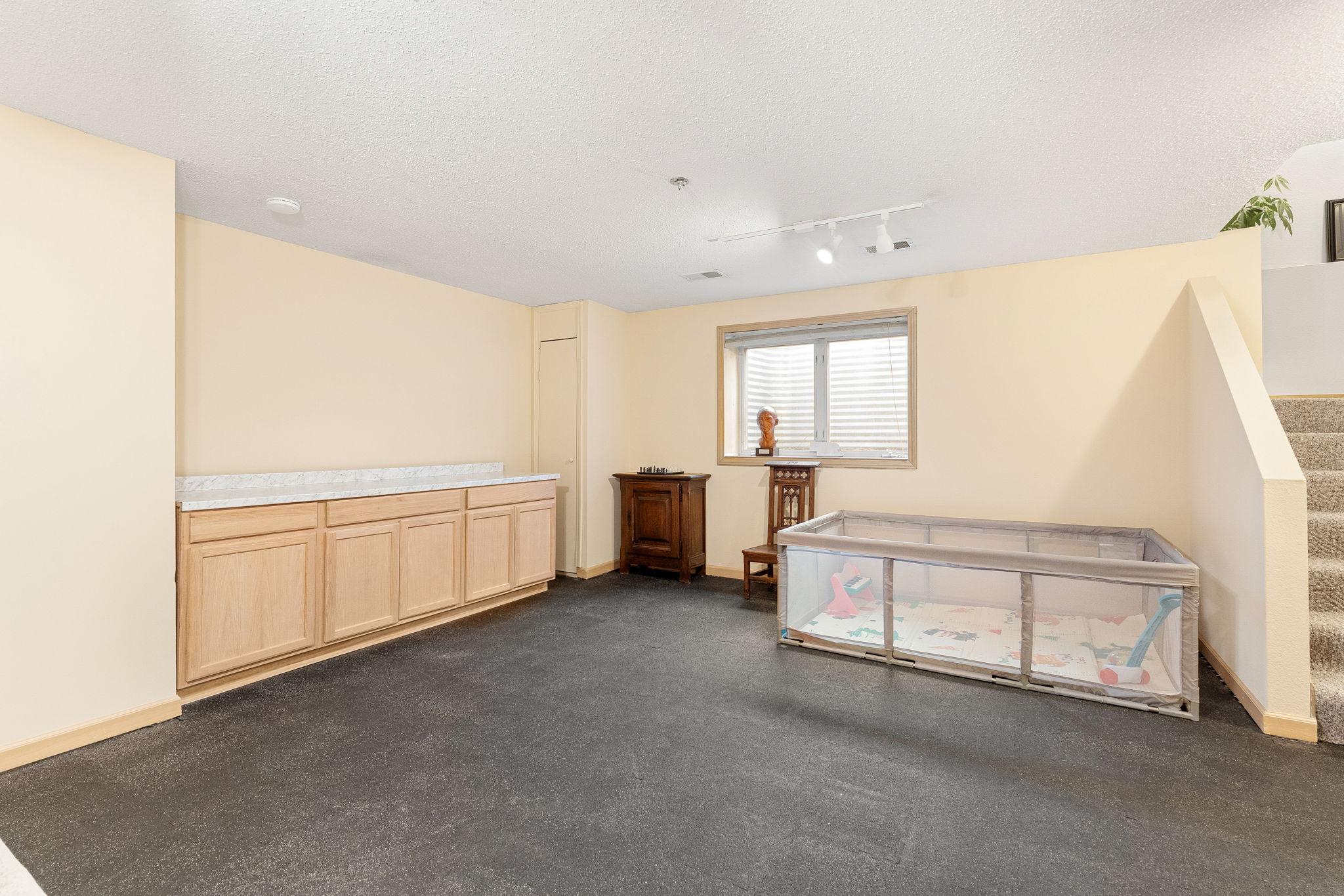 2050 Willow Ridge Place NE