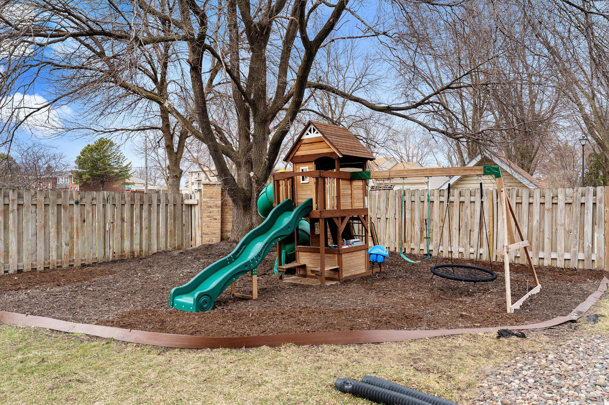 2050 Willow Ridge Place NE