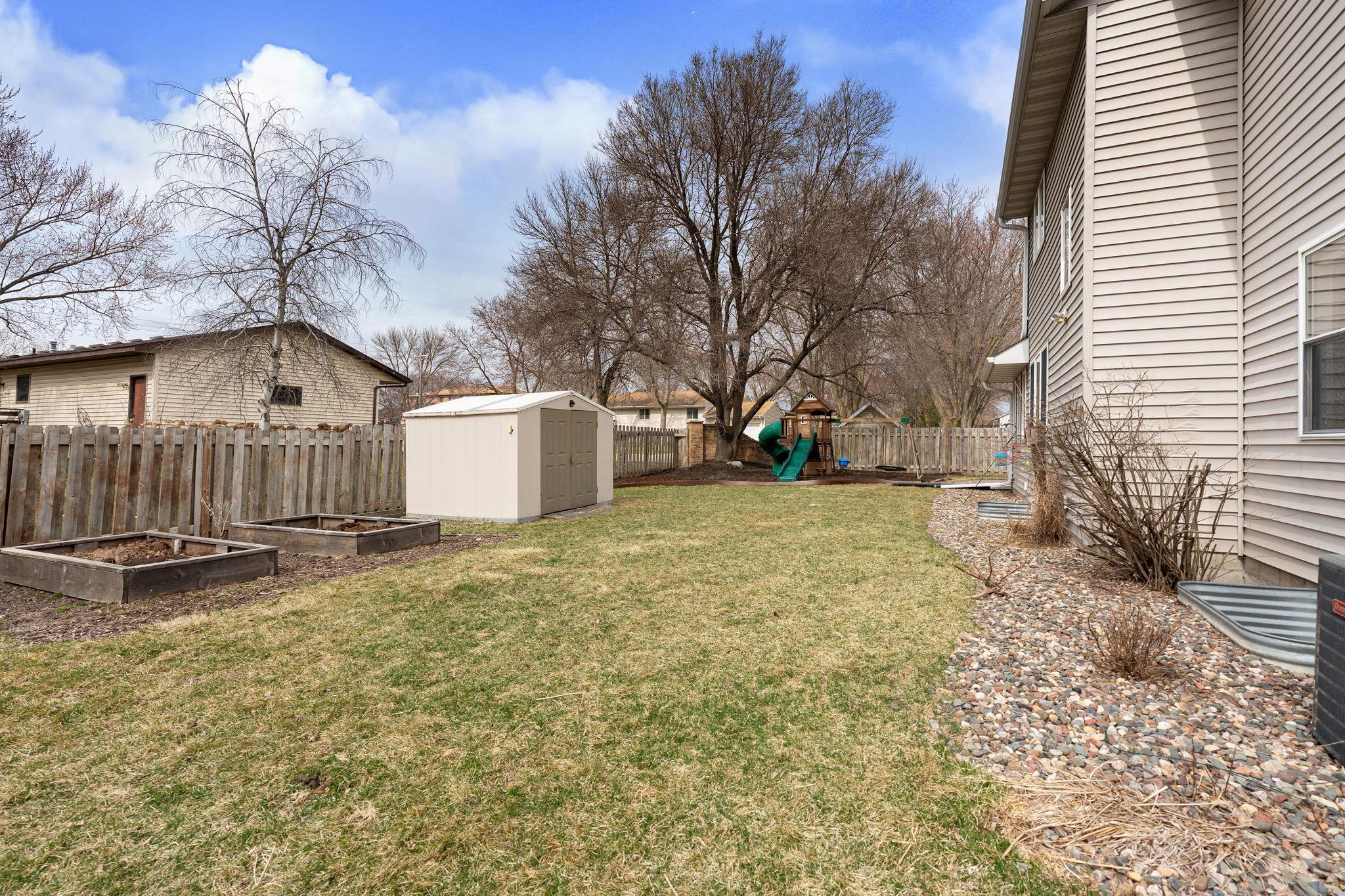 2050 Willow Ridge Place NE