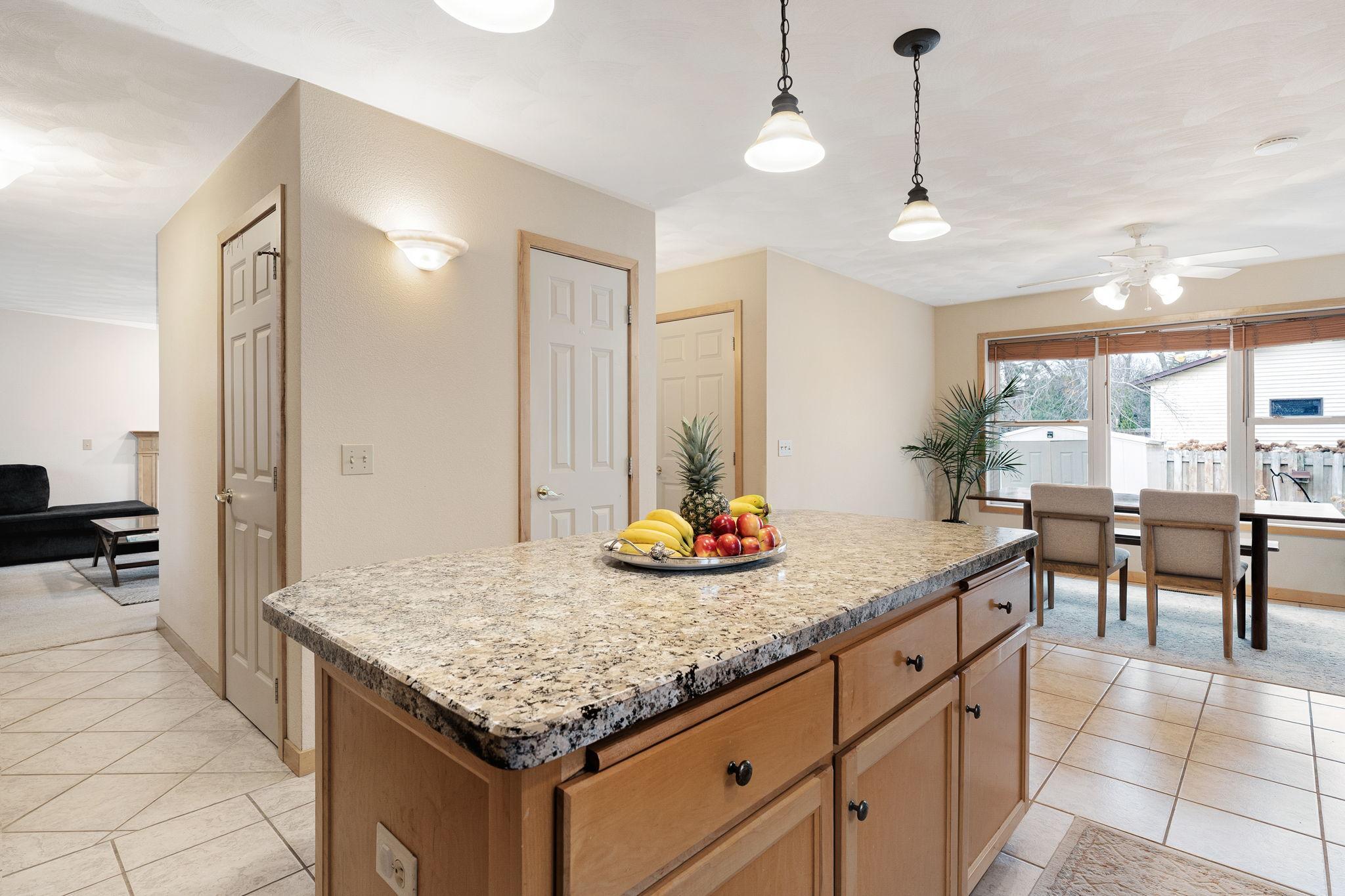 2050 Willow Ridge Place NE