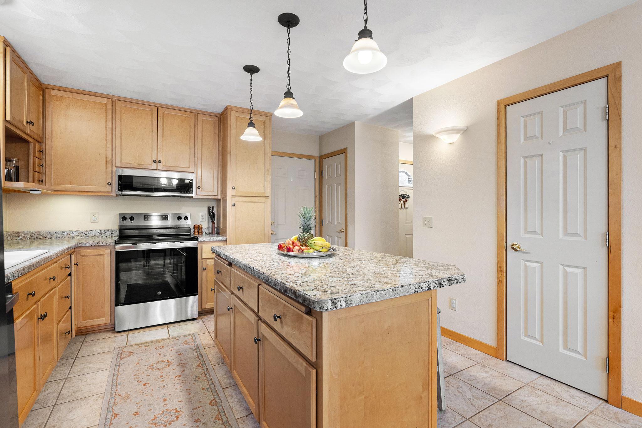 2050 Willow Ridge Place NE