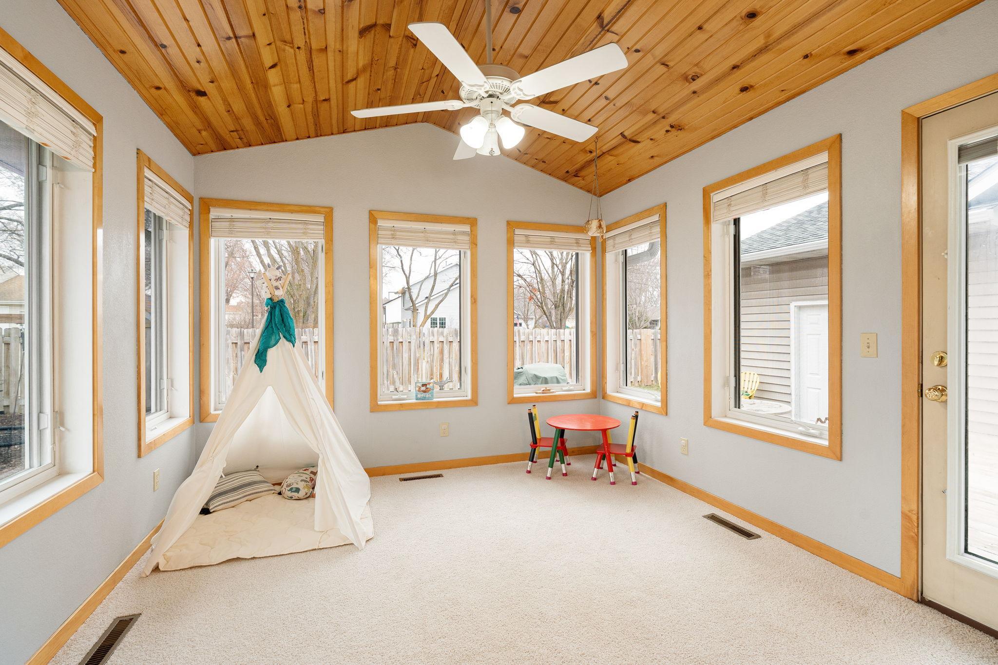 2050 Willow Ridge Place NE