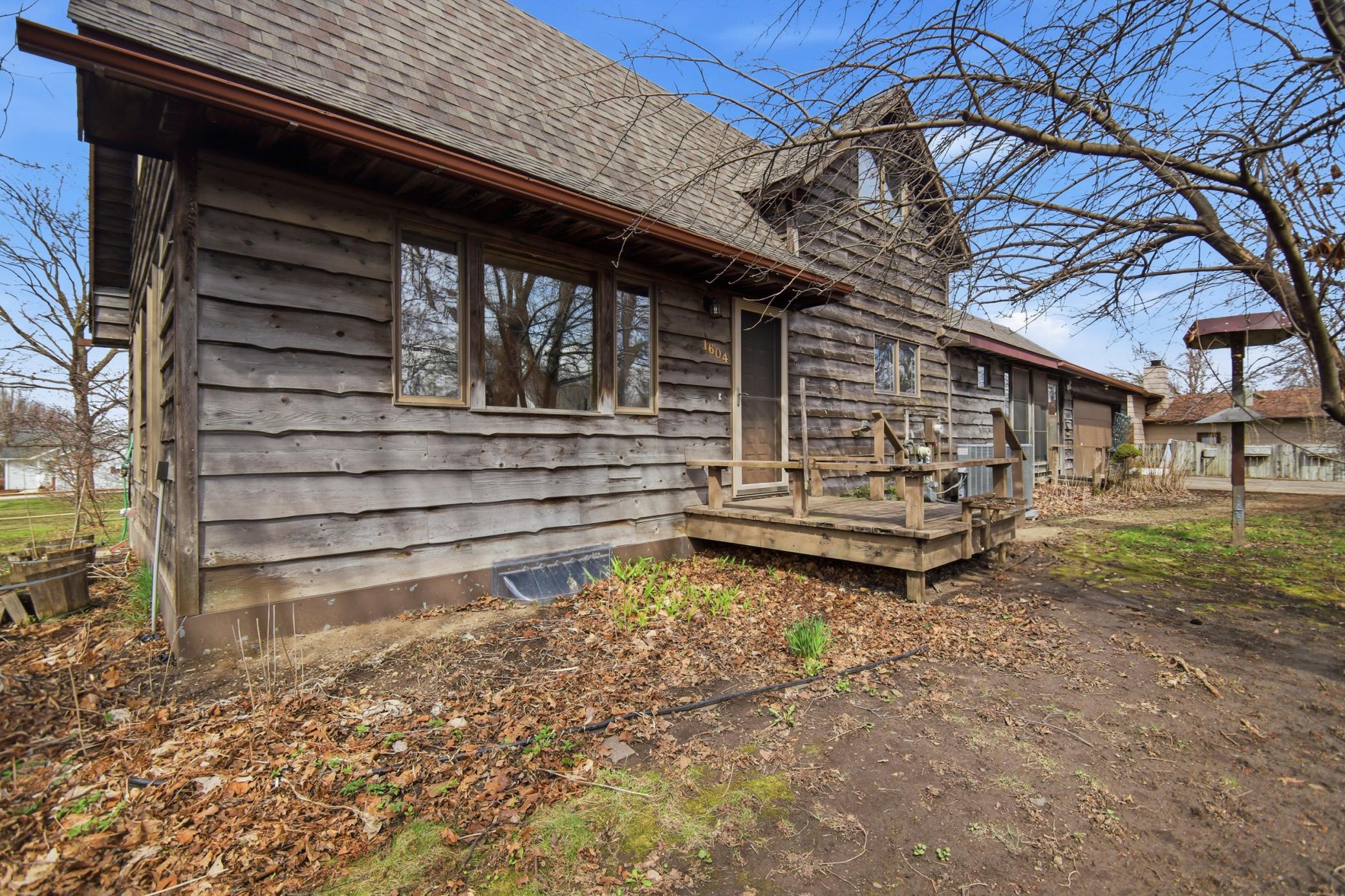 1604 N Cedar Avenue