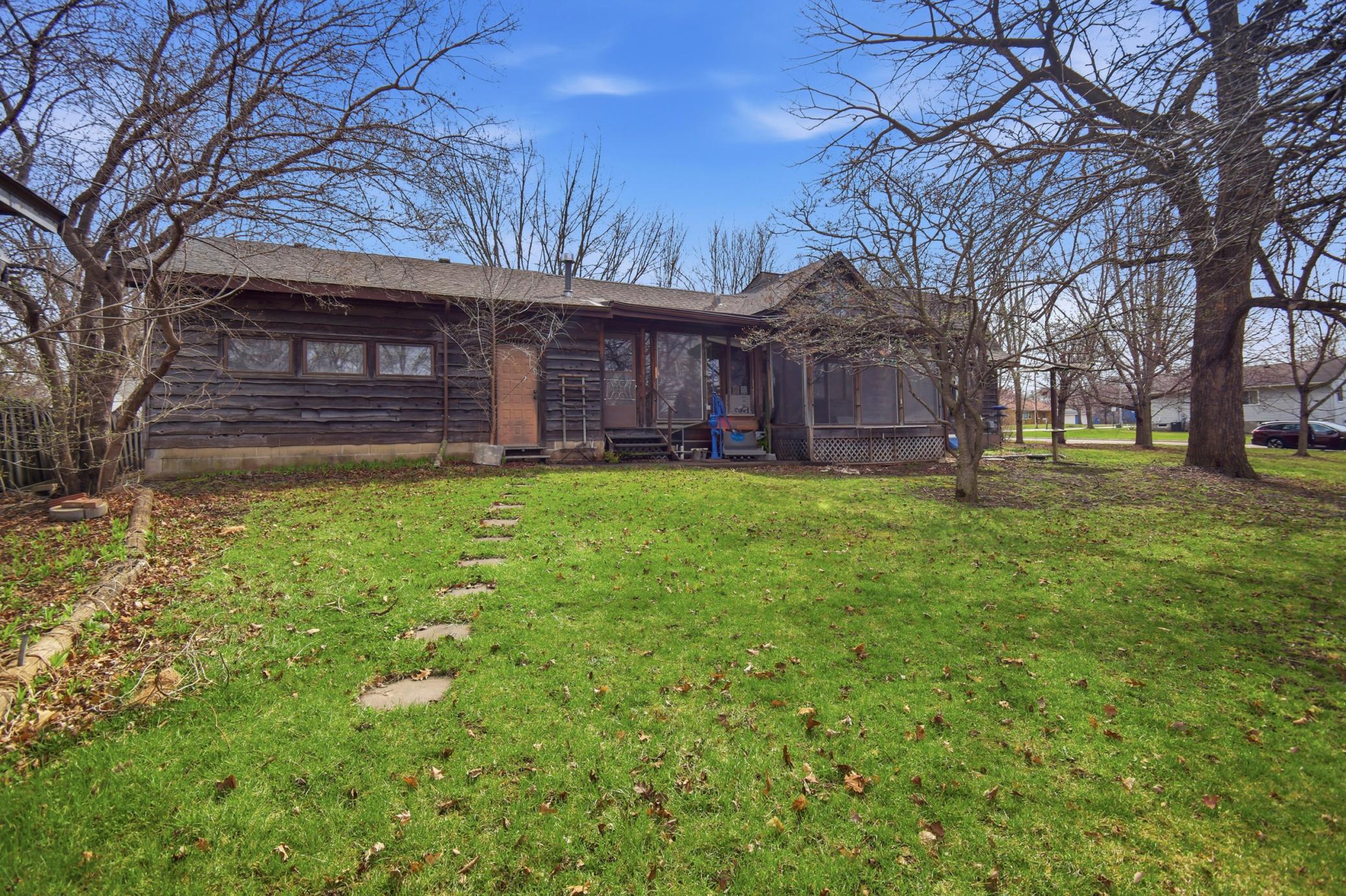 1604 N Cedar Avenue