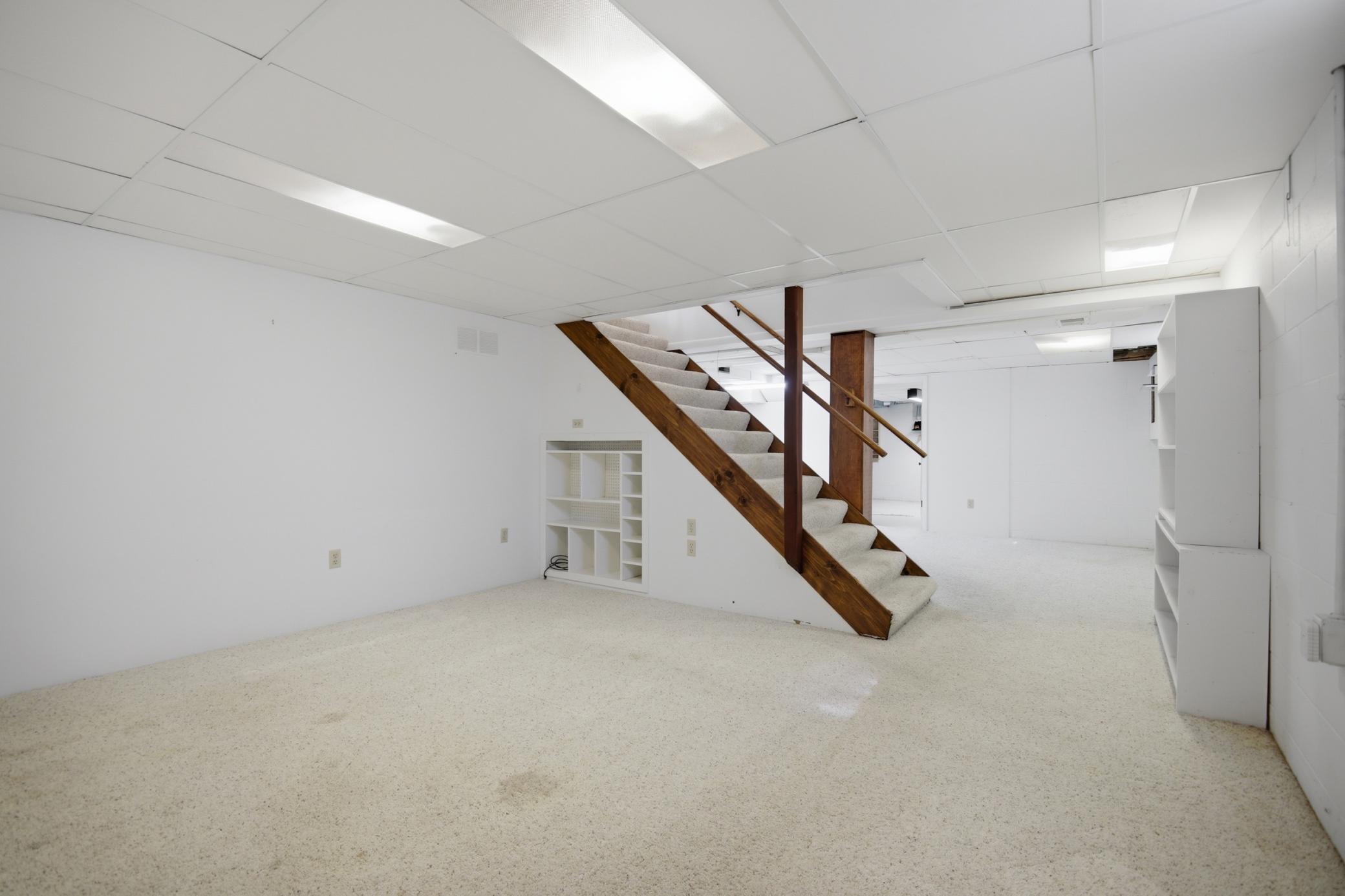 1604 N Cedar Avenue