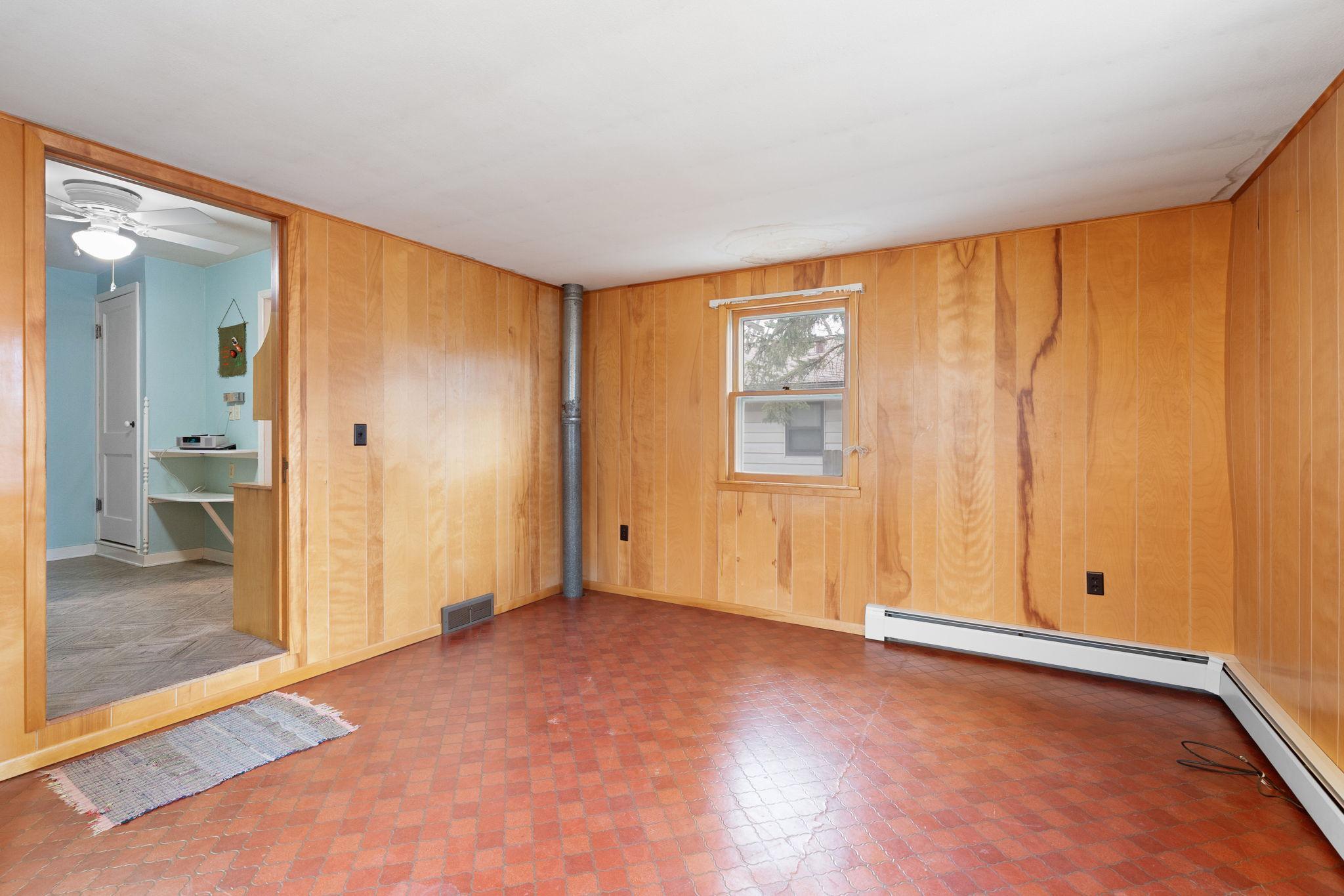 608 8th Street SE