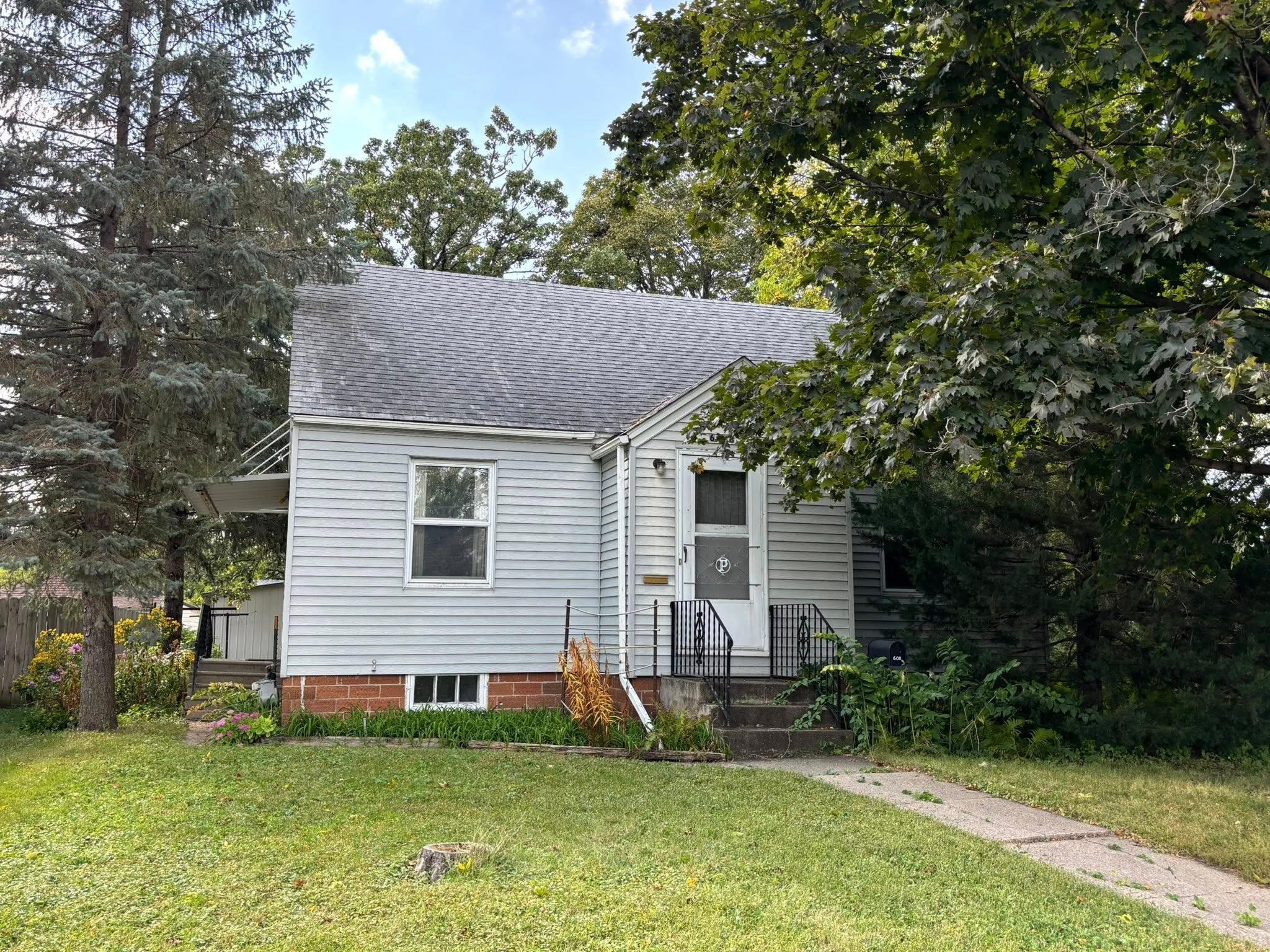 608 8th Street SE