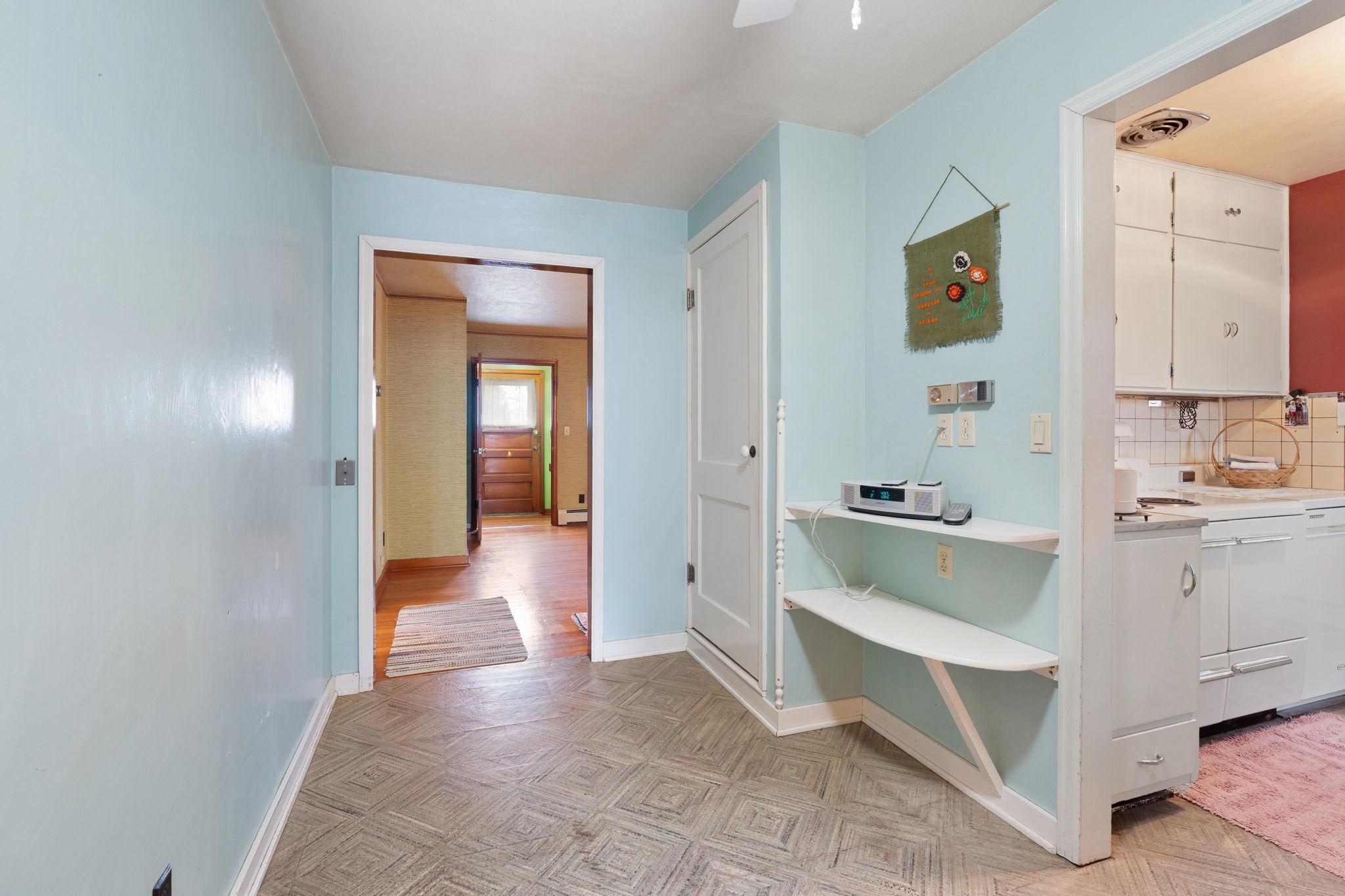 608 8th Street SE