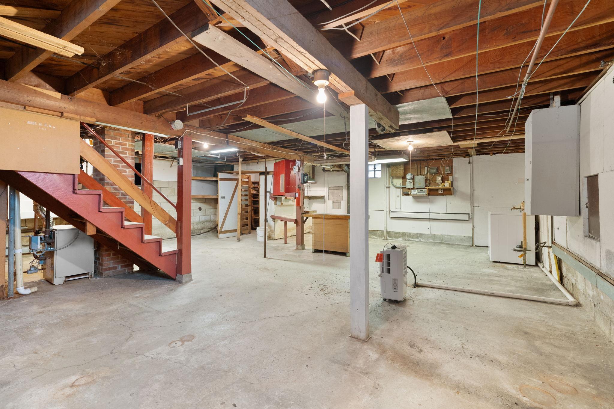 608 8th Street SE