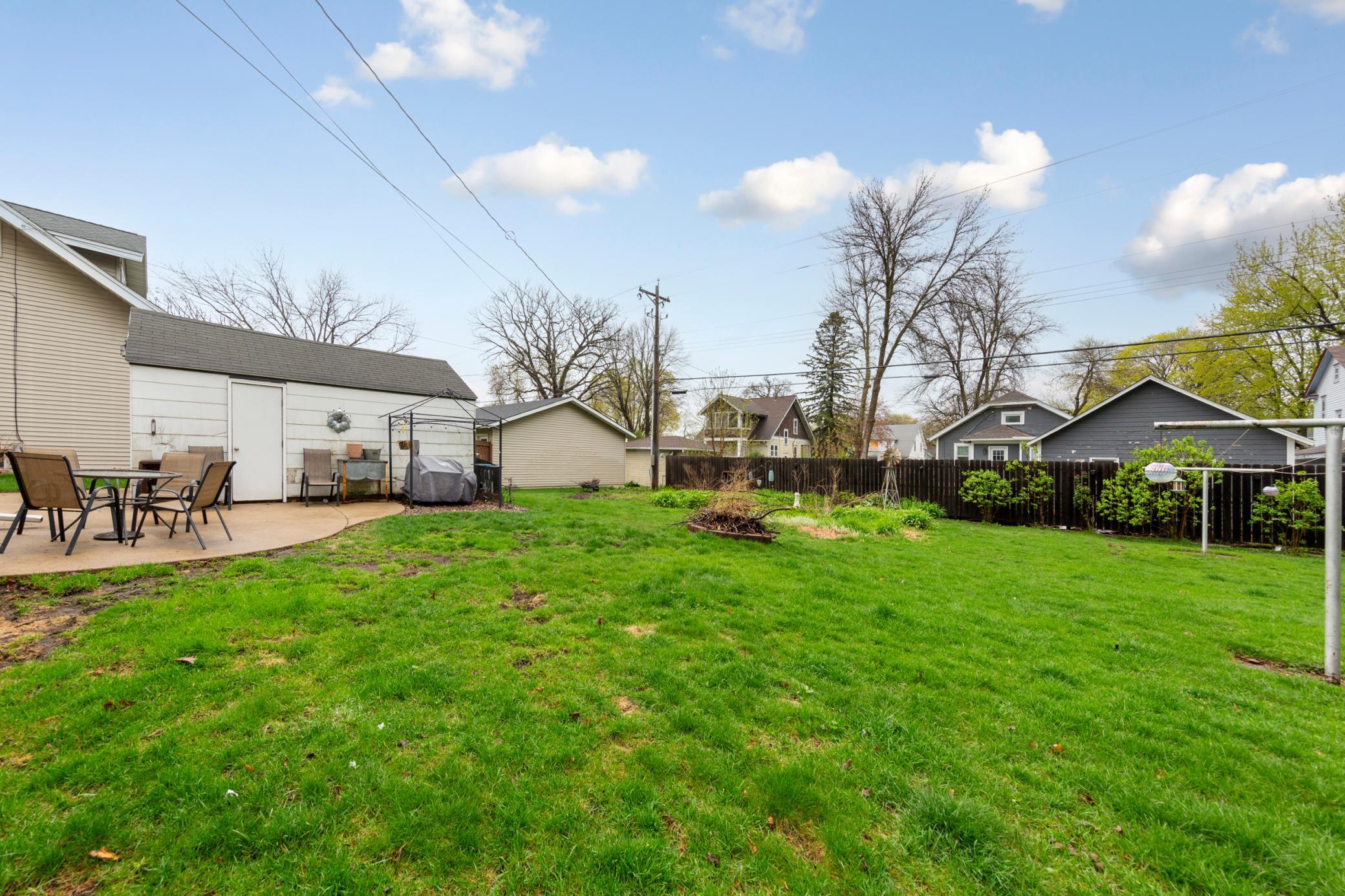 510 E School Street