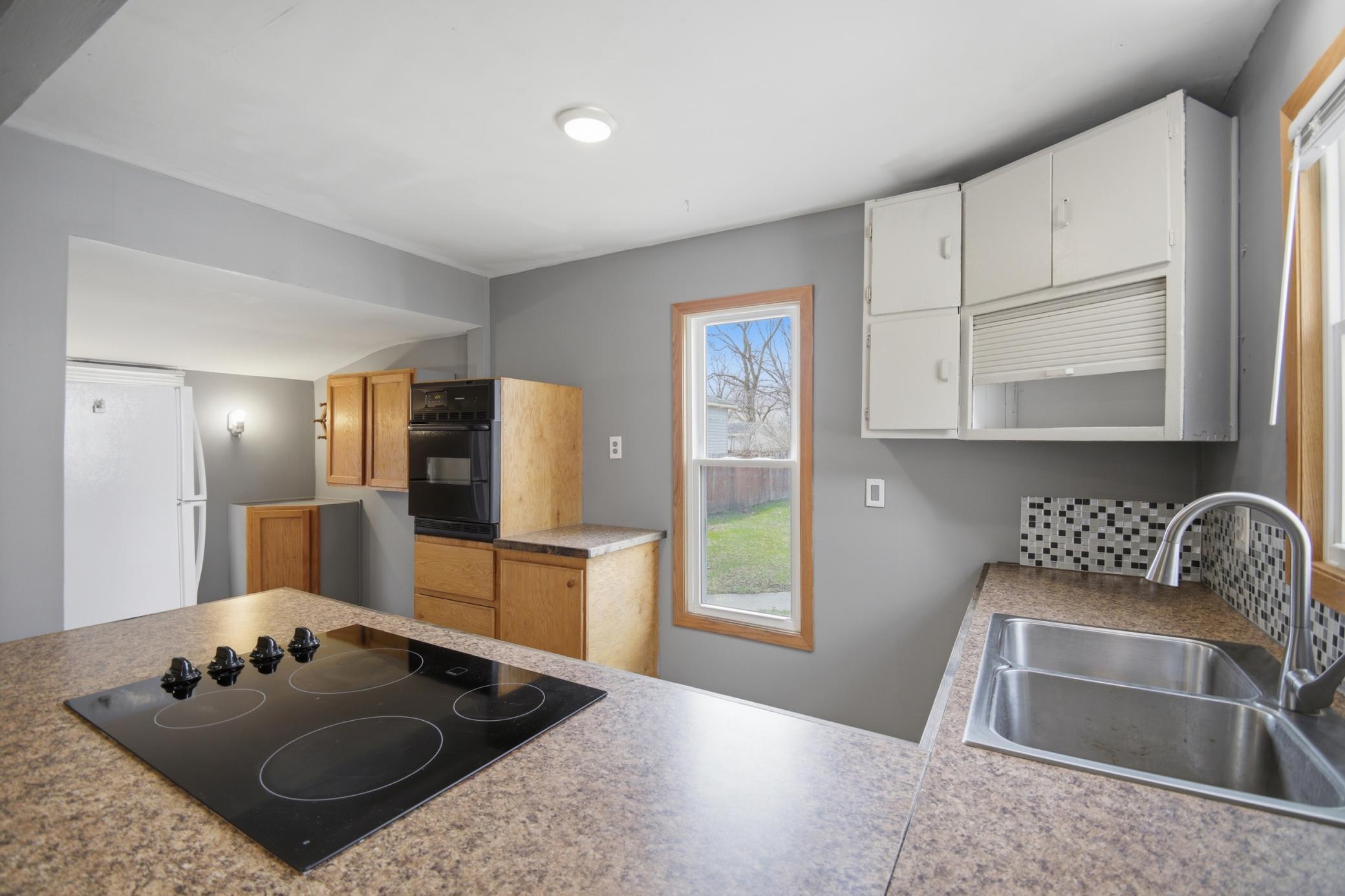 914 N Elm Avenue