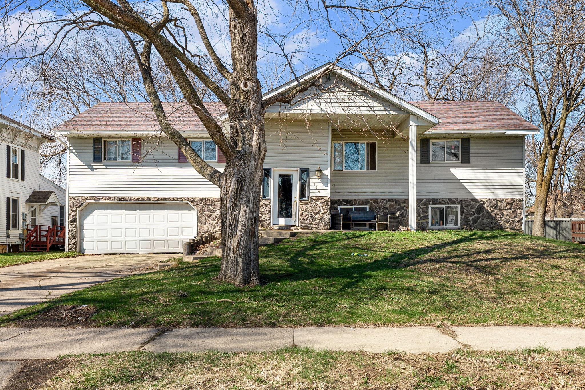 114 6th Avenue NW