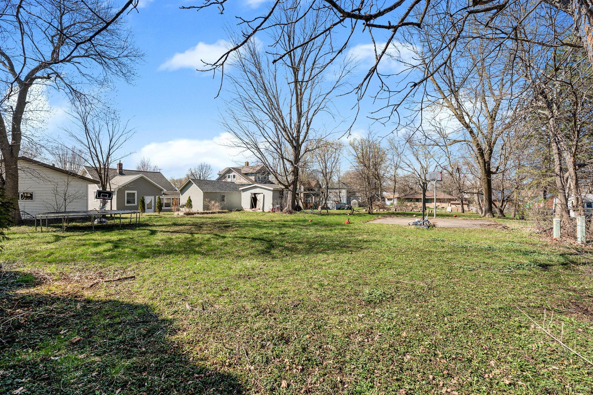 114 6th Avenue NW