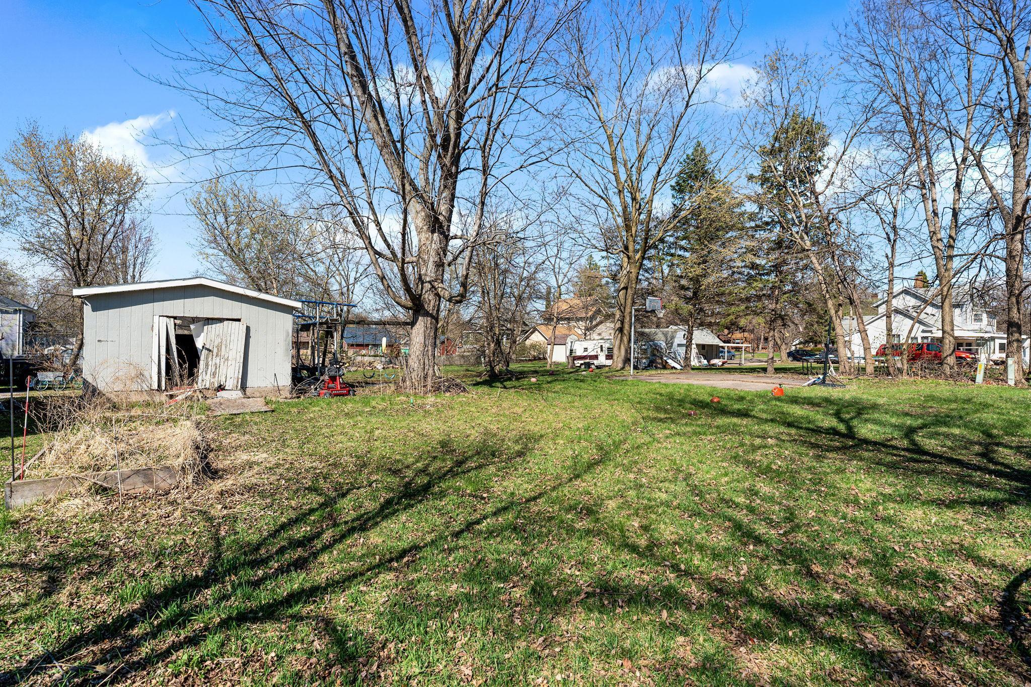 114 6th Avenue NW