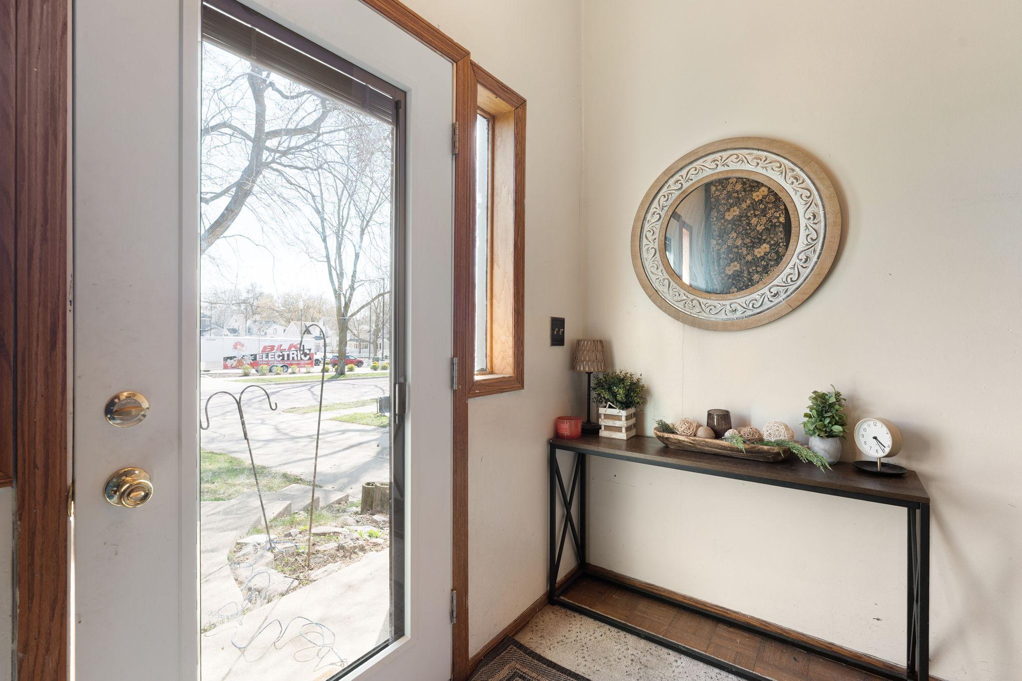 114 6th Avenue NW