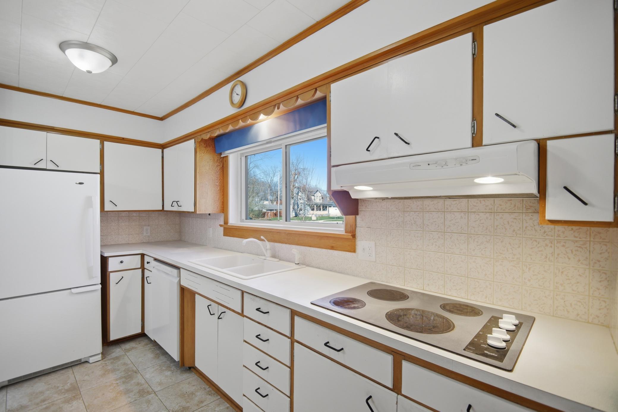 533 E Broadway Street