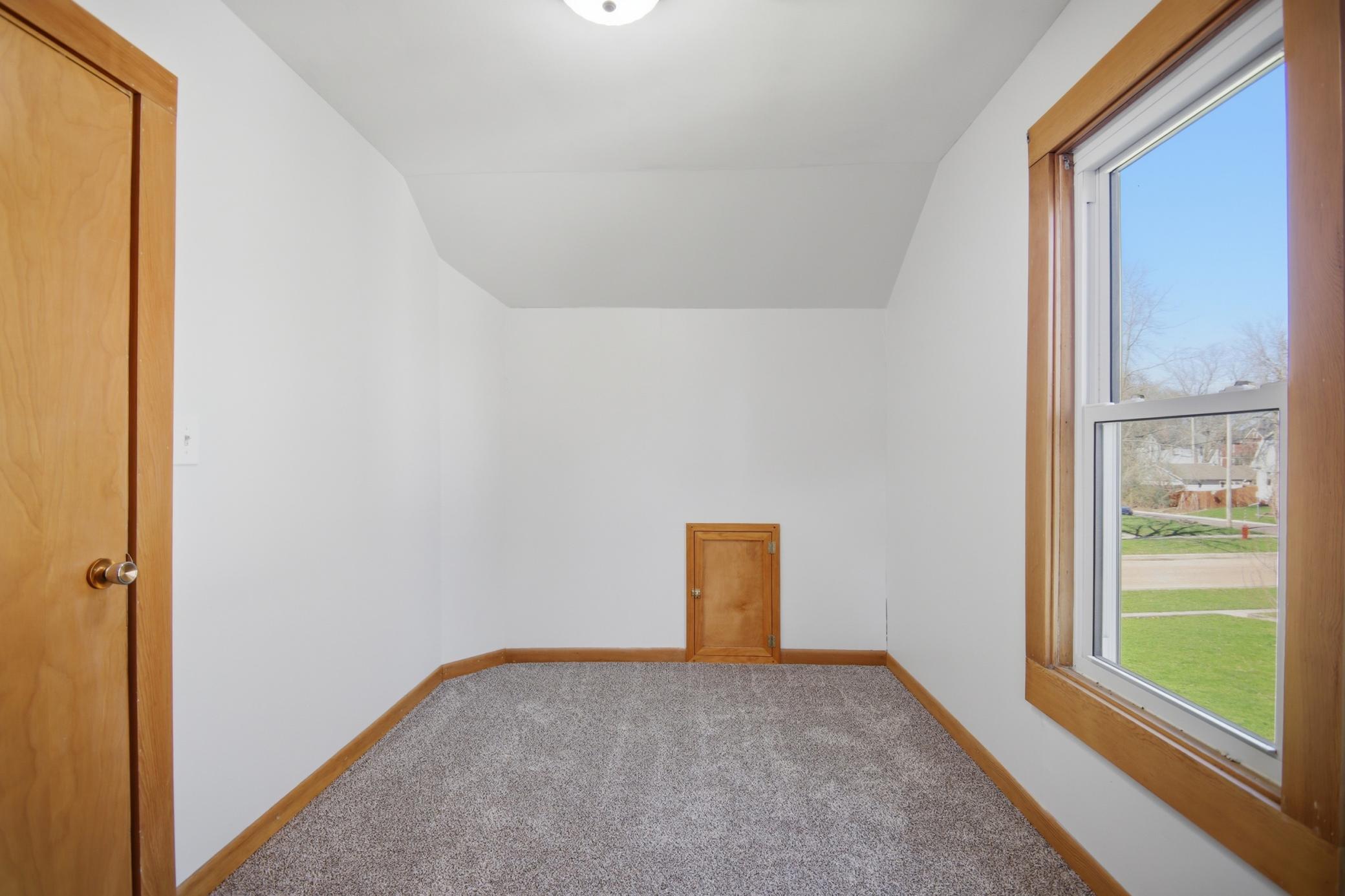 533 E Broadway Street