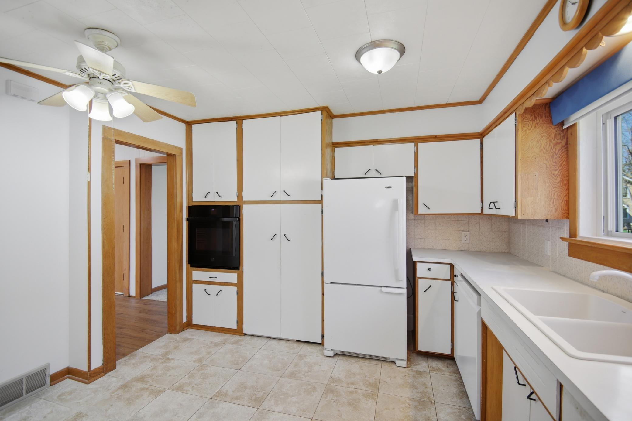 533 E Broadway Street