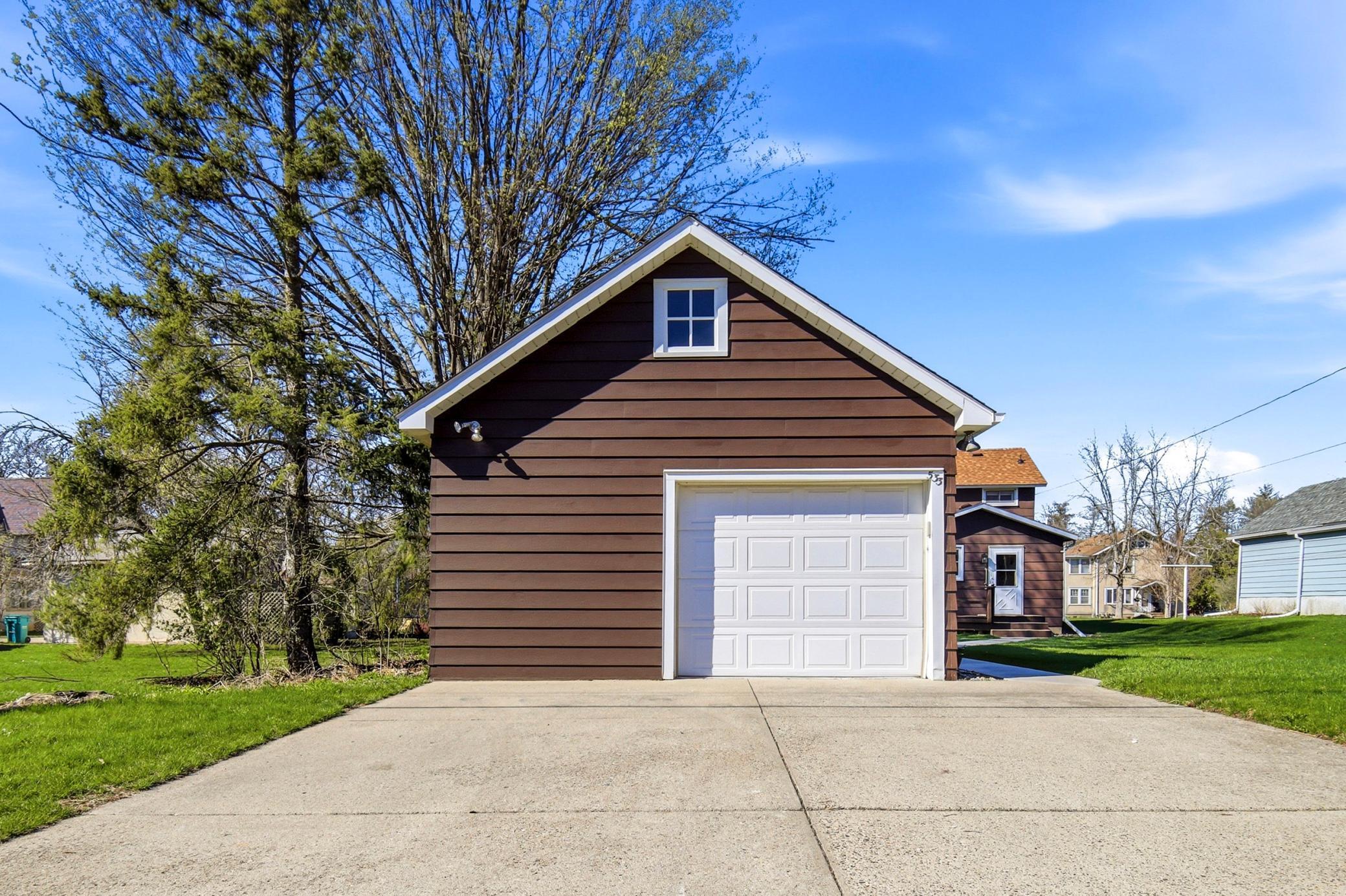 533 E Broadway Street