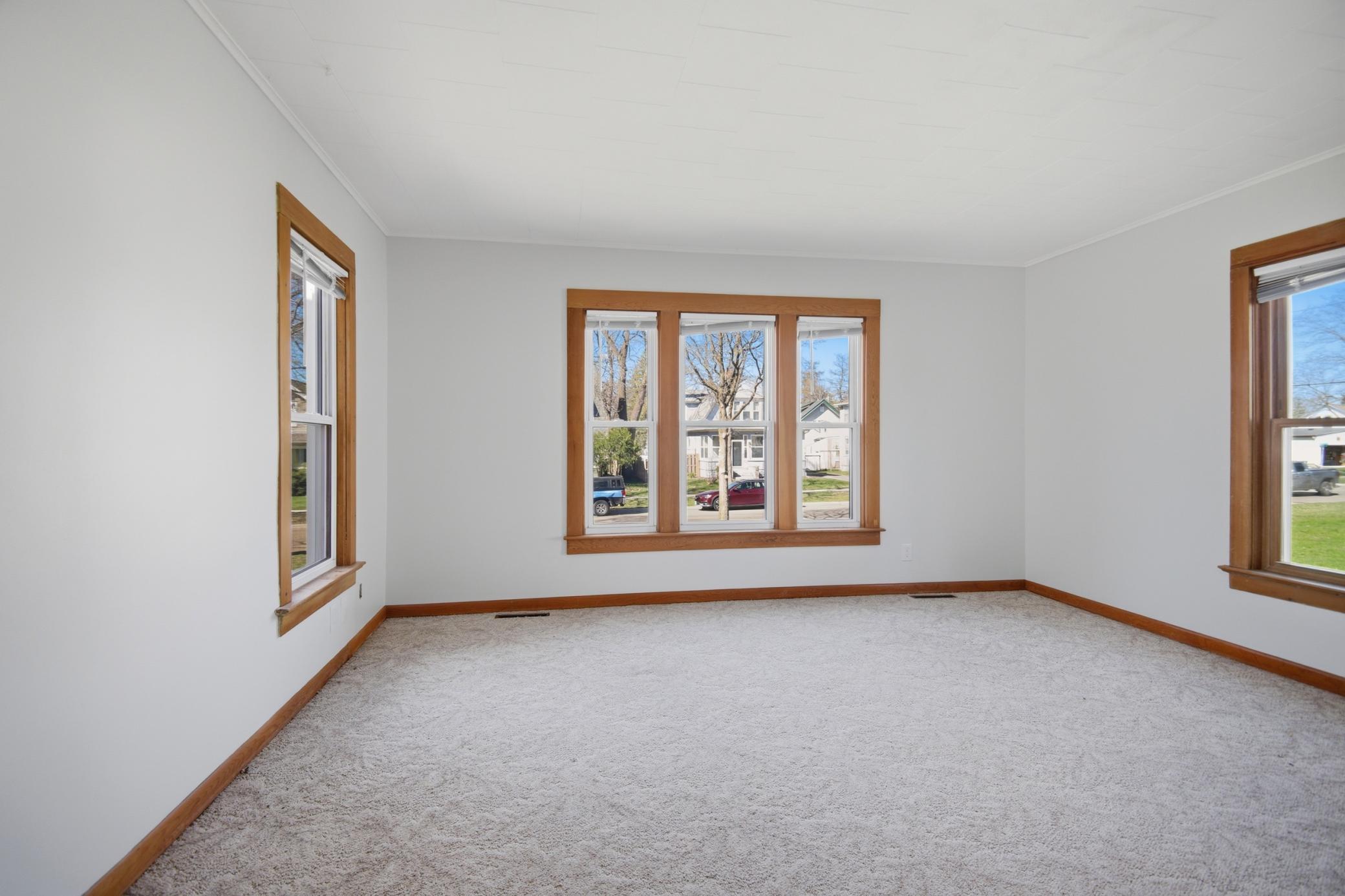 533 E Broadway Street