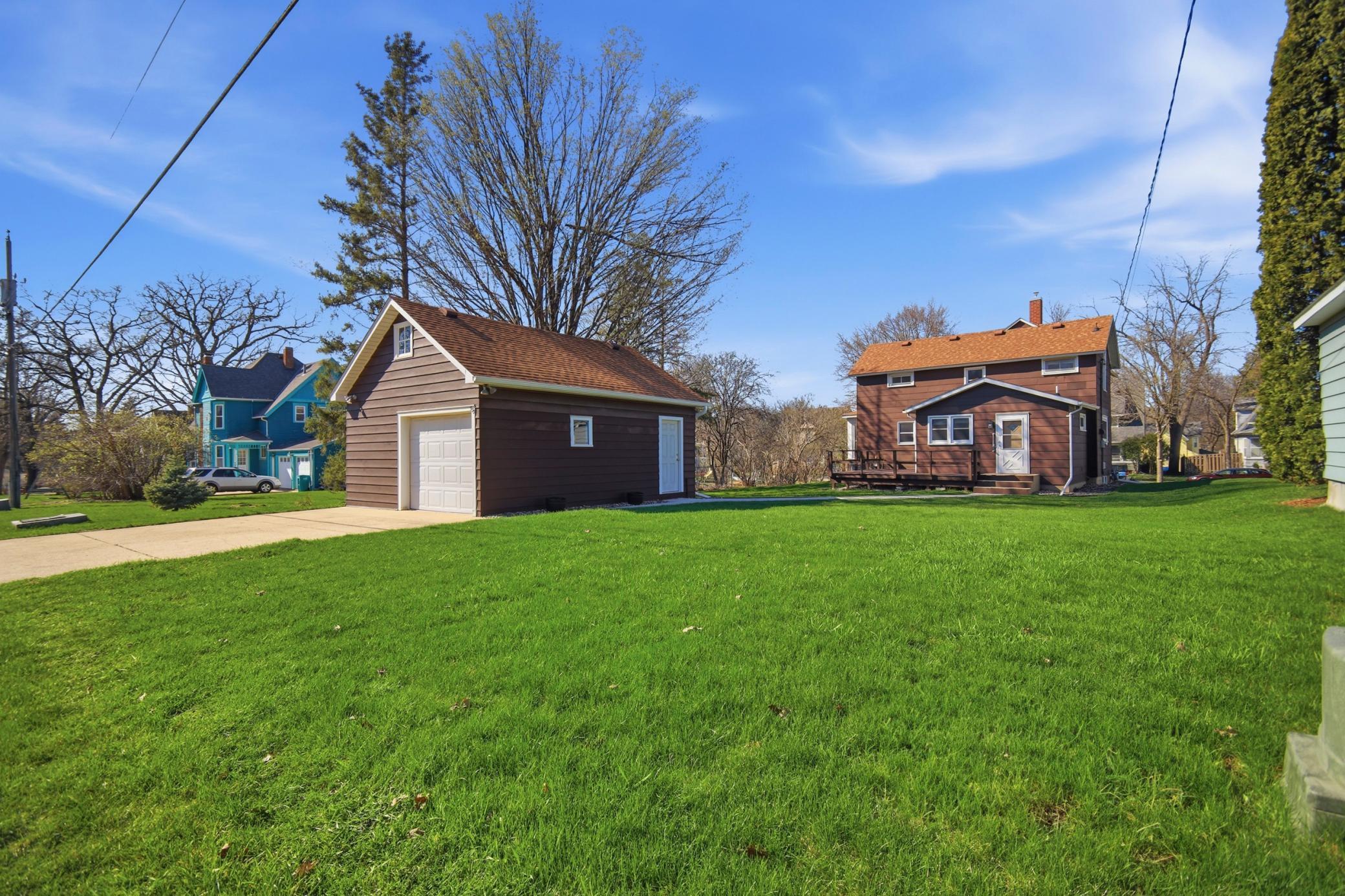 533 E Broadway Street