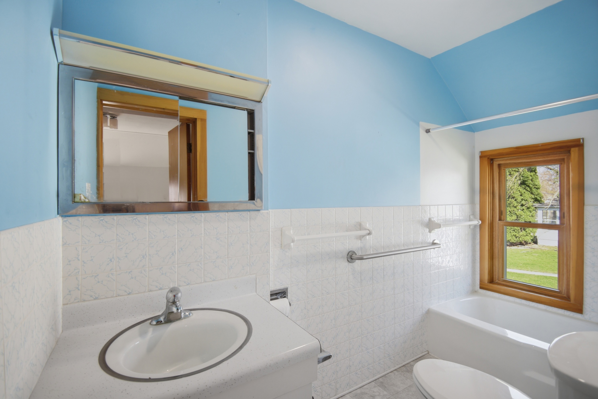 533 E Broadway Street